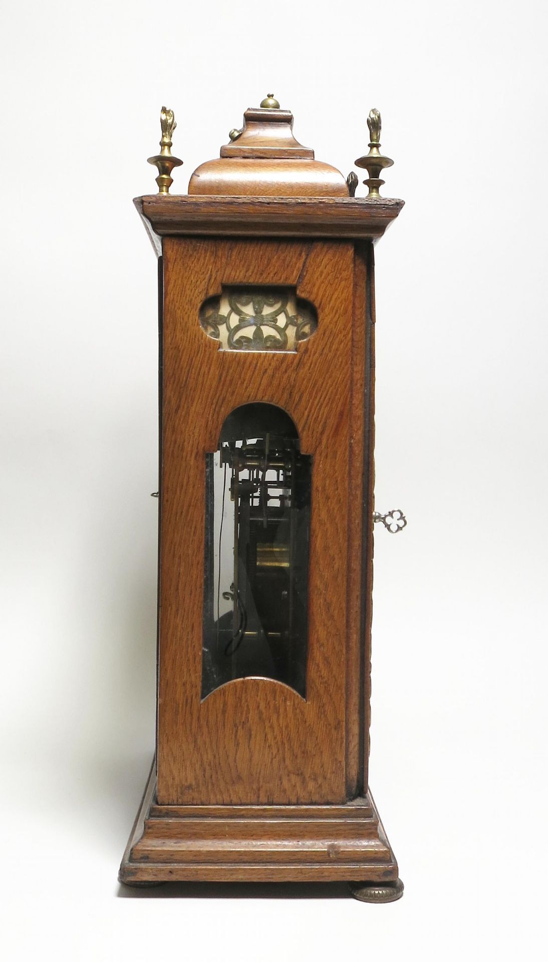 ROCOCO OAK WOOD TABLE CLOCK. Vienna. Date: Around 1770. Maker/Designer: Johann Anton Kotzi. - Bild 3 aus 7