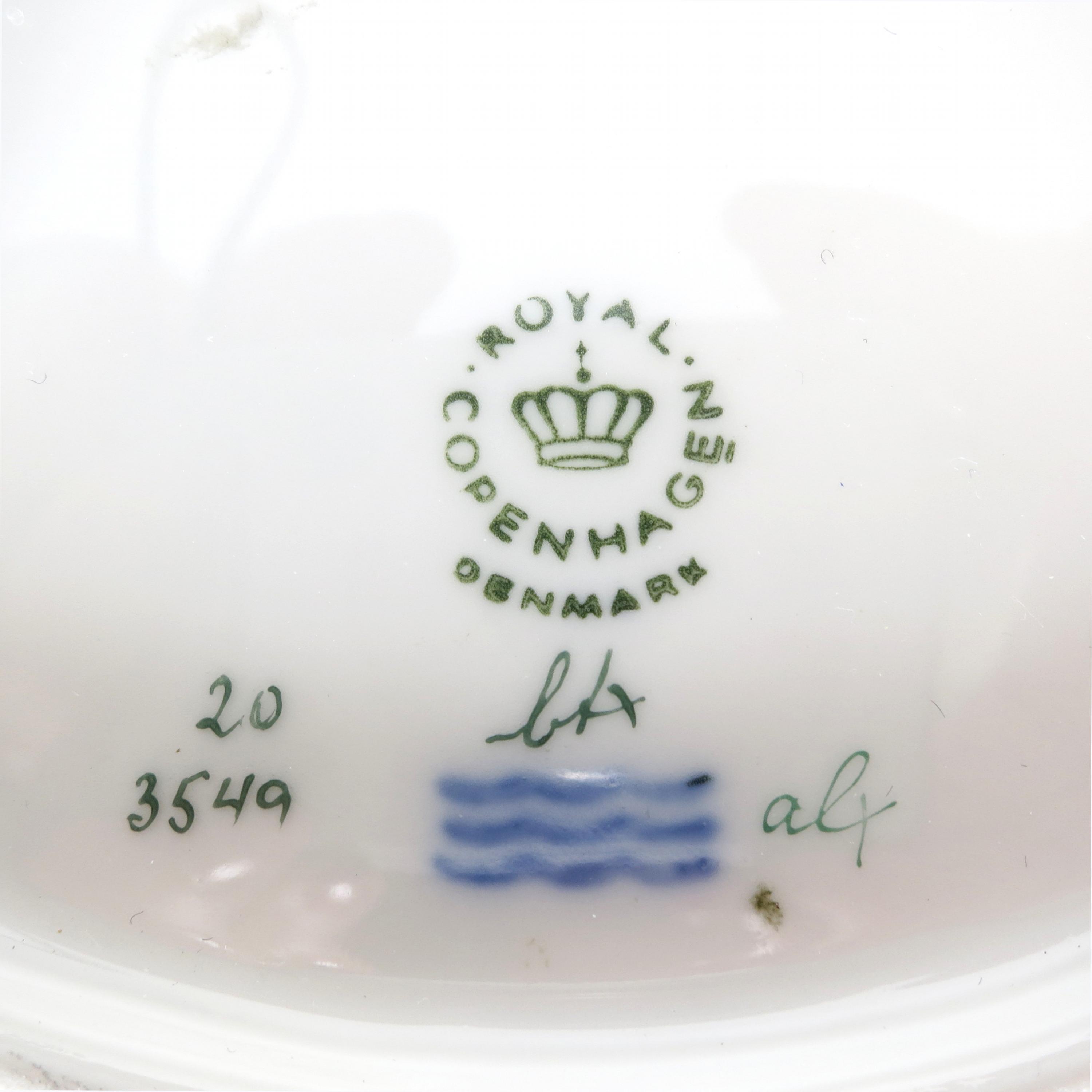 5 DISHES FROM A PORCELAIN SERVICE "FLORA DANICA". Royal Copenhagen. Maker/Designer: Model J.C. - Image 3 of 8