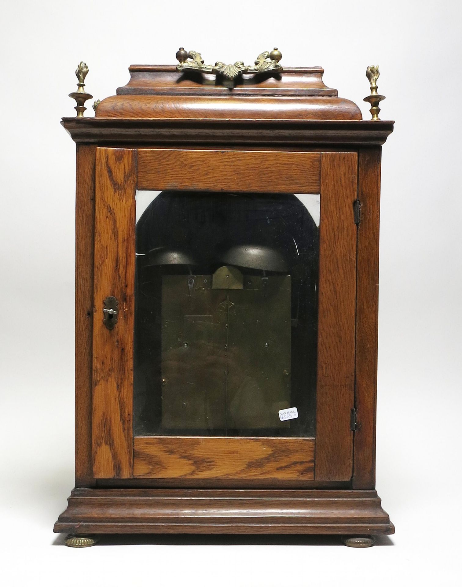 ROCOCO OAK WOOD TABLE CLOCK. Vienna. Date: Around 1770. Maker/Designer: Johann Anton Kotzi. - Bild 4 aus 7