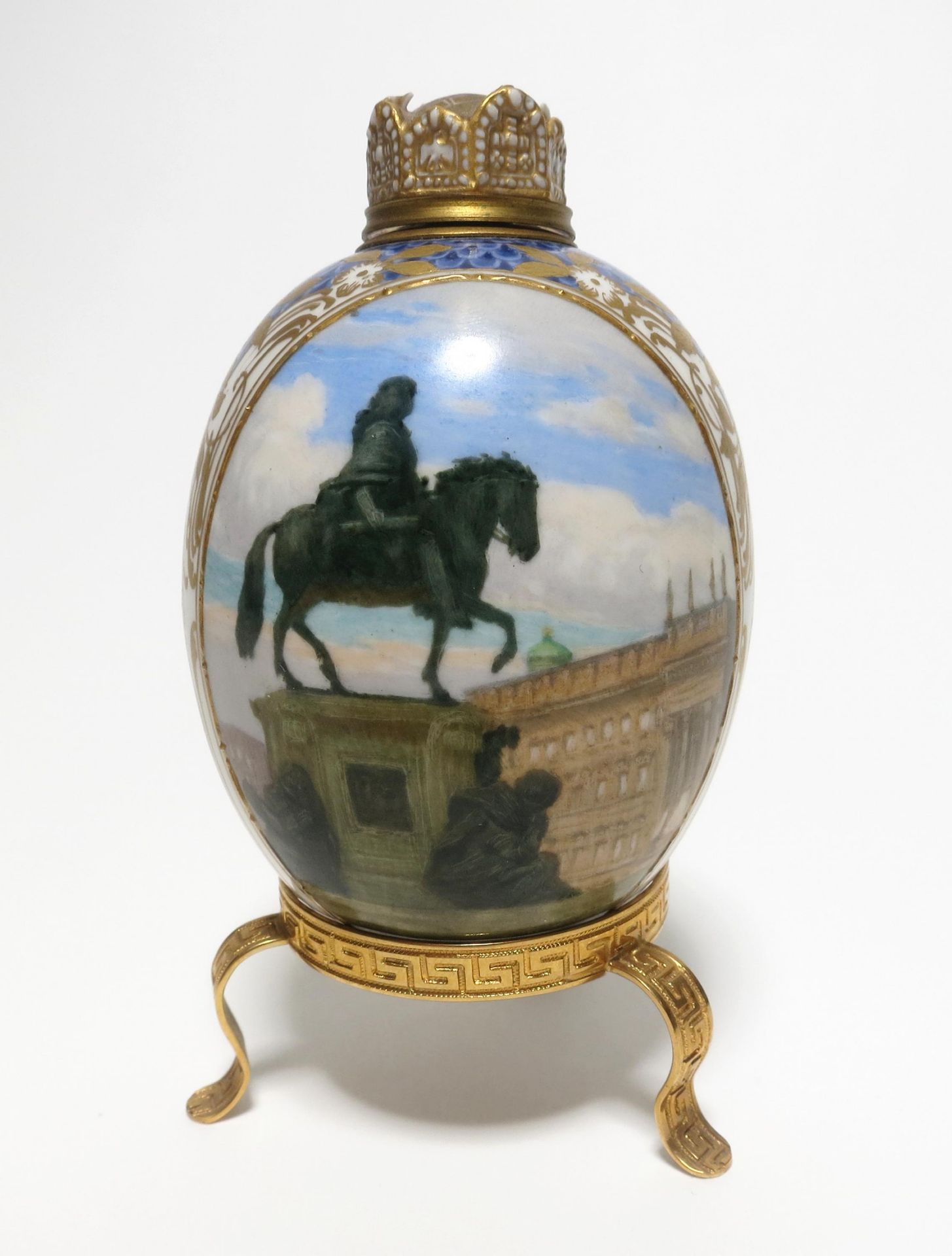 PORCELAIN EASTER EGG FLACON WITH VIEW OF BERLIN. KPM. Berlin. Date: 19th century. Technique: