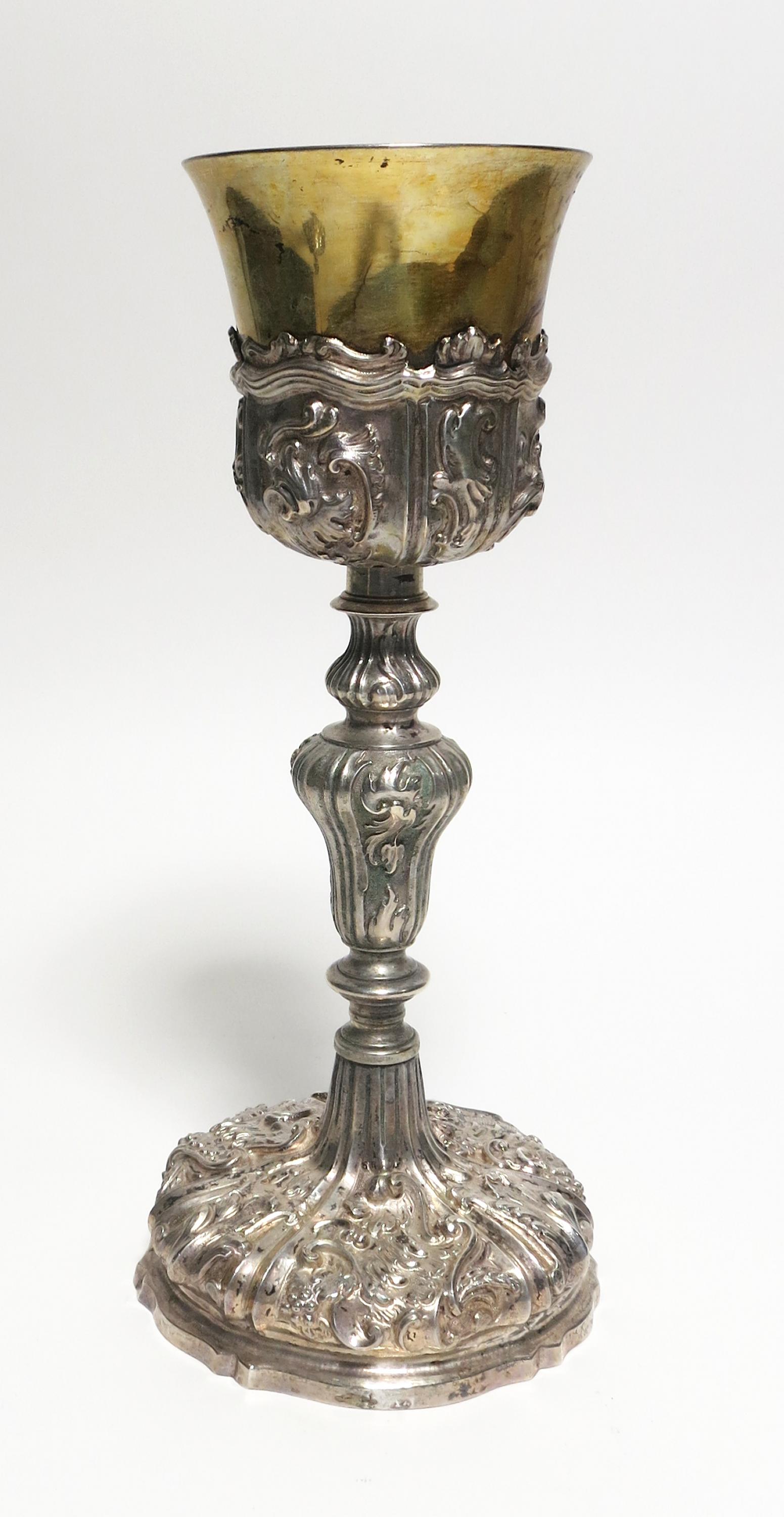 SILVER CHALICE WITH GILT BOWL AND ROCAILLE DECOR. Presumably Italy. Date: 18th century. Technique: - Image 2 of 8