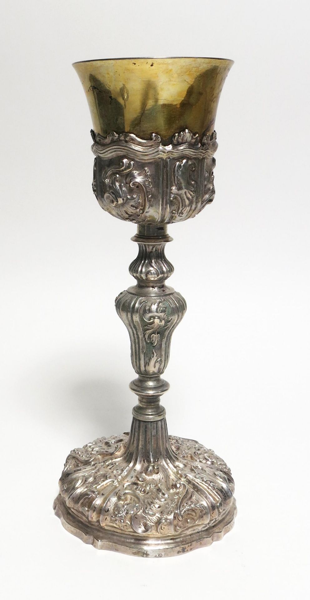 SILVER CHALICE WITH GILT BOWL AND ROCAILLE DECOR. Presumably Italy. Date: 18th century. Technique: - Bild 2 aus 8