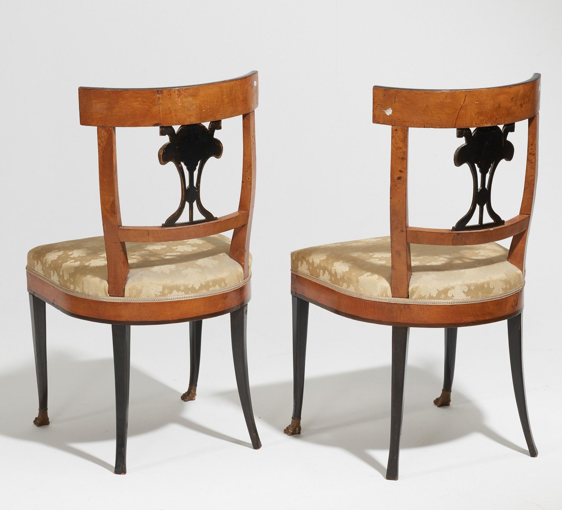 PAIR OF EXCEPTIONAL BIEDERMEIER CHAIRS MADE OF FRUITWOOD AND ROOT WOOD. Franken. Date: Around - Bild 2 aus 2