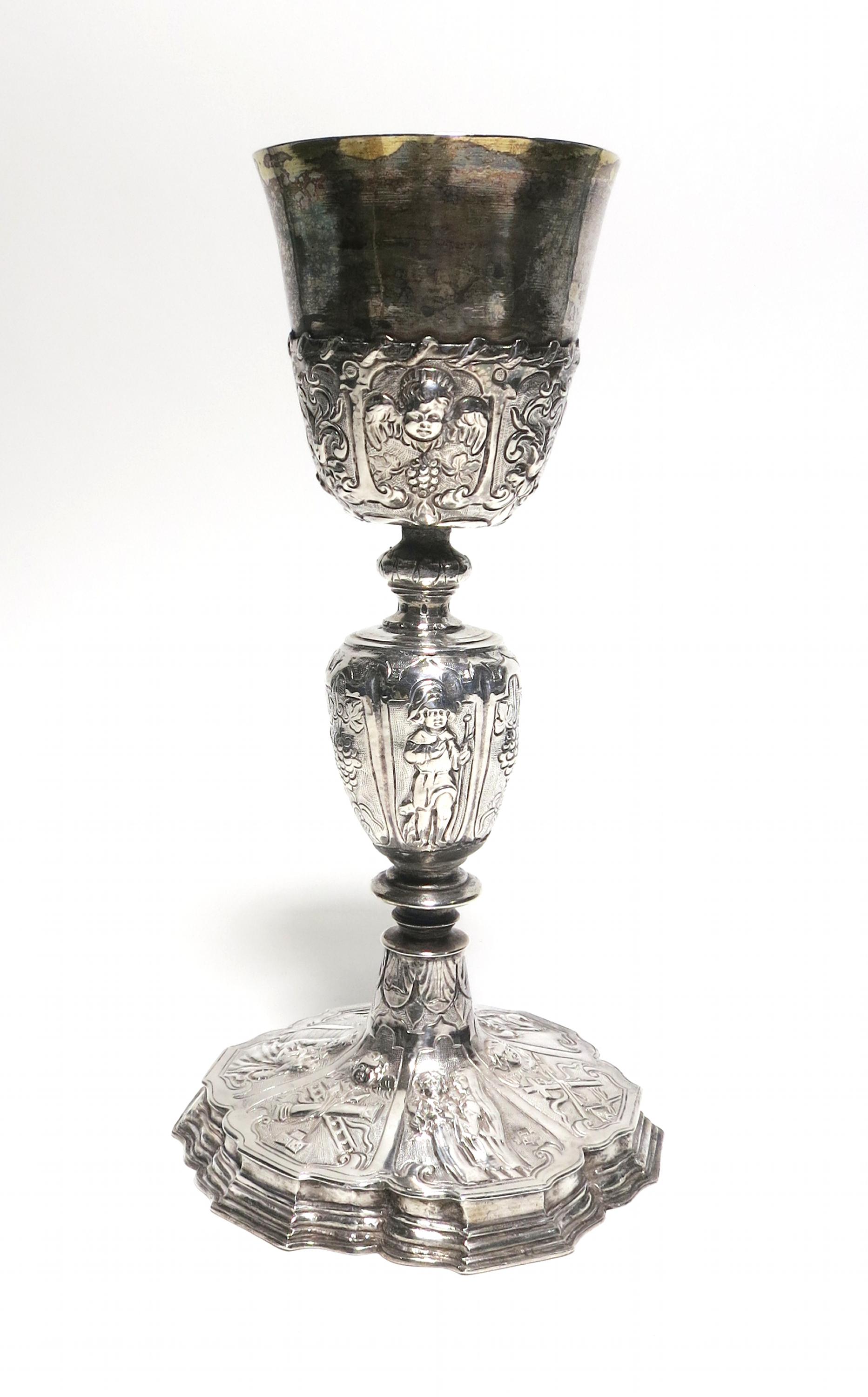 SILVER CHALICE WITH GILT BOWL. Presumably France. Date: 18th century. Technique: Silver, gilt cuppa.
