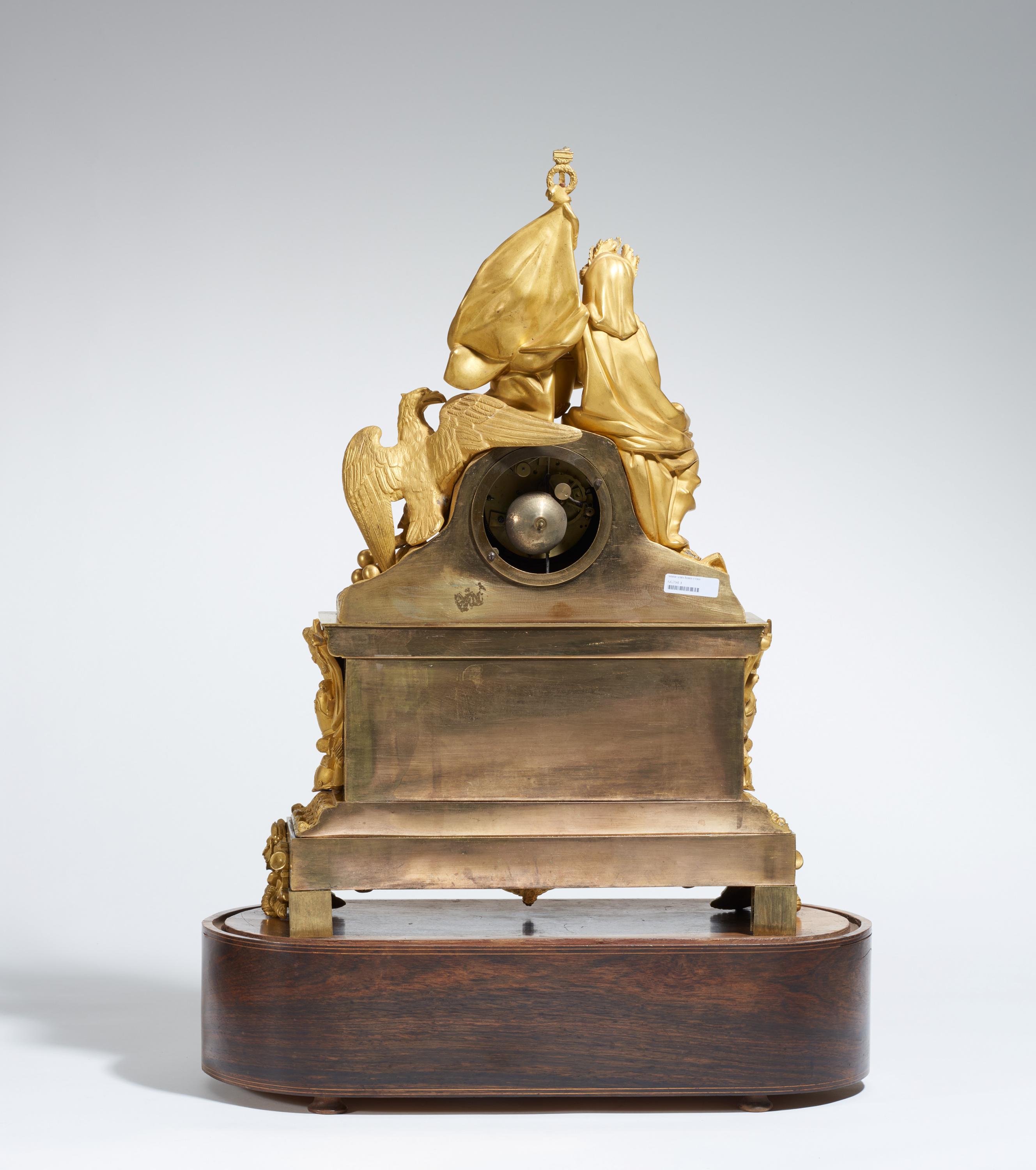 IMPORTANT GILT BRONZE PENDULUM CLOCK WITH BURIAL MONUMENT OF NAPOLÉON. Paris. Date: Dated 1840. - Image 3 of 3