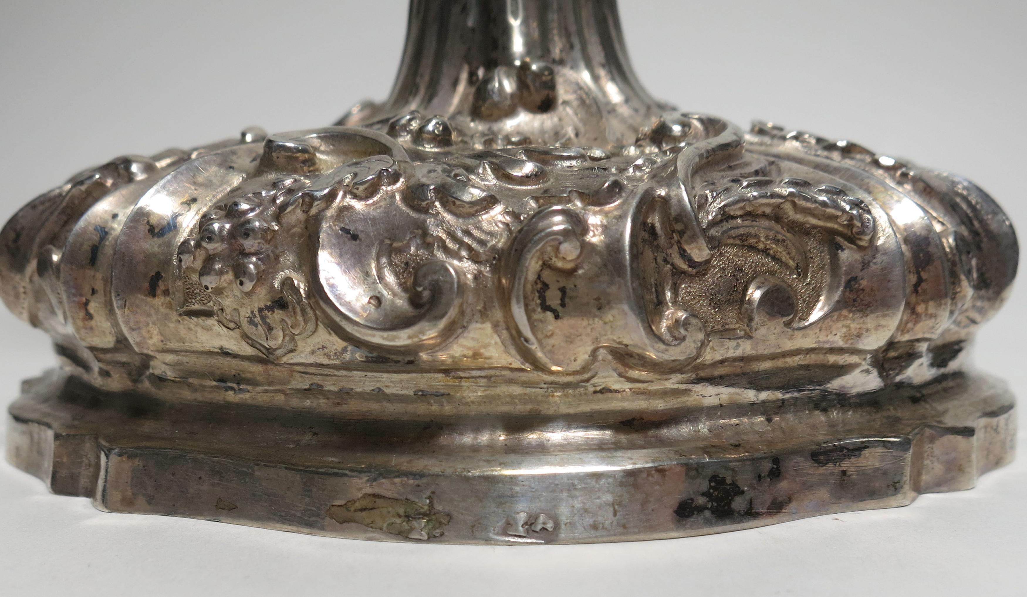 SILVER CHALICE WITH GILT BOWL AND ROCAILLE DECOR. Presumably Italy. Date: 18th century. Technique: - Image 8 of 8