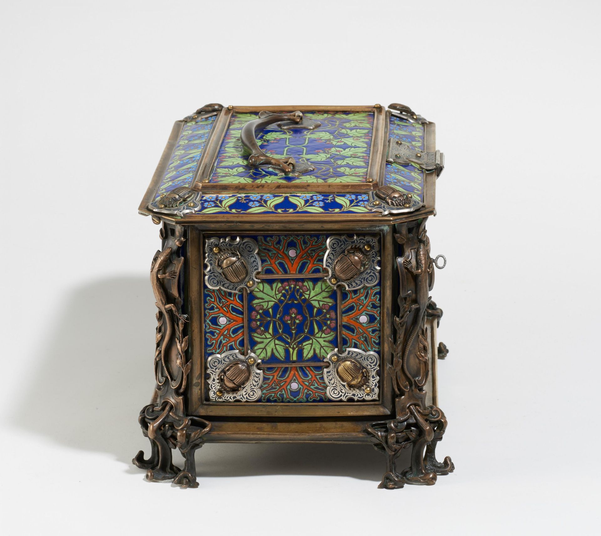 LARGE ART NOUVEAU CASKET WITH SCARABS MADE OF BRONZE, ENAMEL, SILVER MOUNTINGS WITH AN INTERIOR OF - Bild 6 aus 6