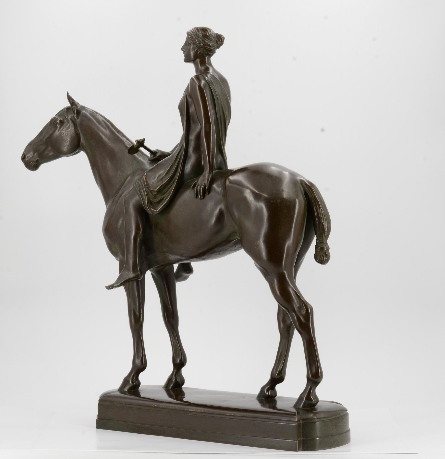 TUAILLON, LOUISBerlin 1862 - 1919Title: Amazon on Horseback. Technique: Bronze. Height: 57cm. - Bild 2 aus 7