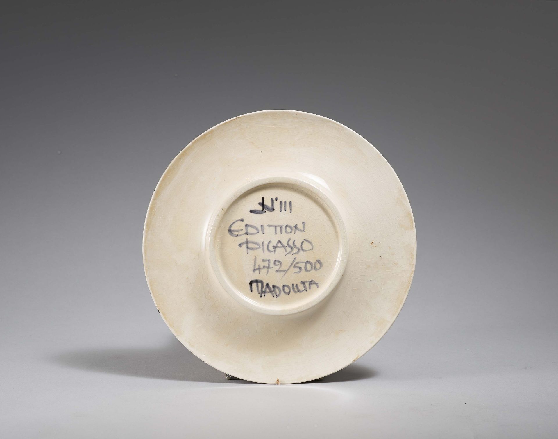 Picasso, Pablo1881 Malaga - 1973 MouginsFace no. 0. 1963. White earthenware clay, partially - Image 2 of 7