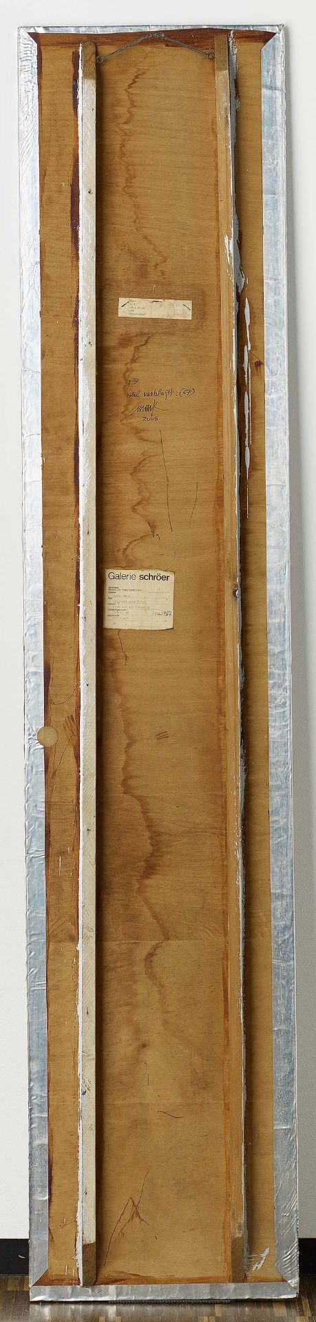 Mack, Heinz1931 LollarUntitled (Relief-Stele). 1967. Aluminium, embossed on fibreboard. 190 x 40 x - Bild 2 aus 2