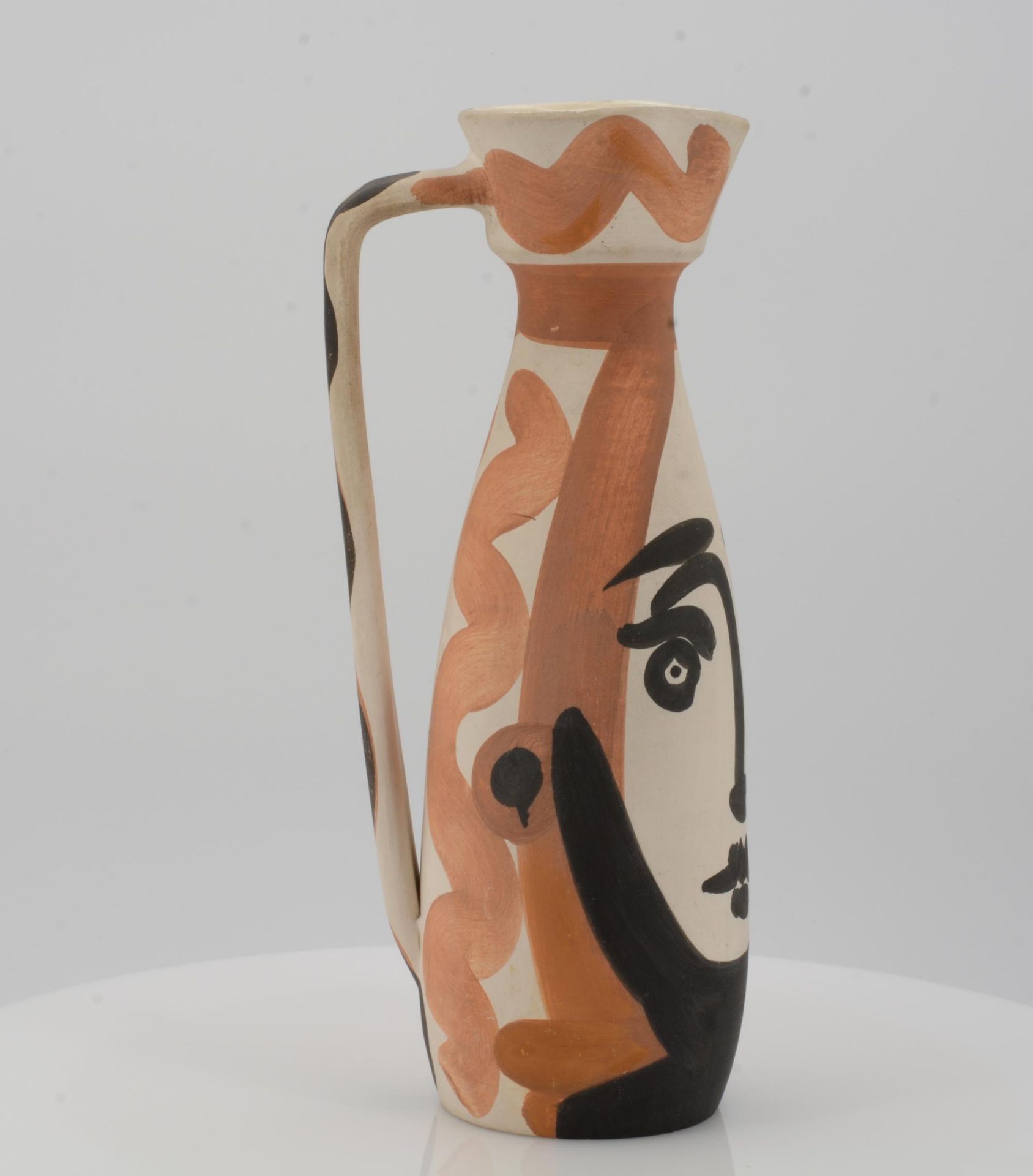 Picasso, Pablo1881 Malaga - 1973 MouginsFace. 1955. White earthenware clay, polychromed and glazed - Image 6 of 9