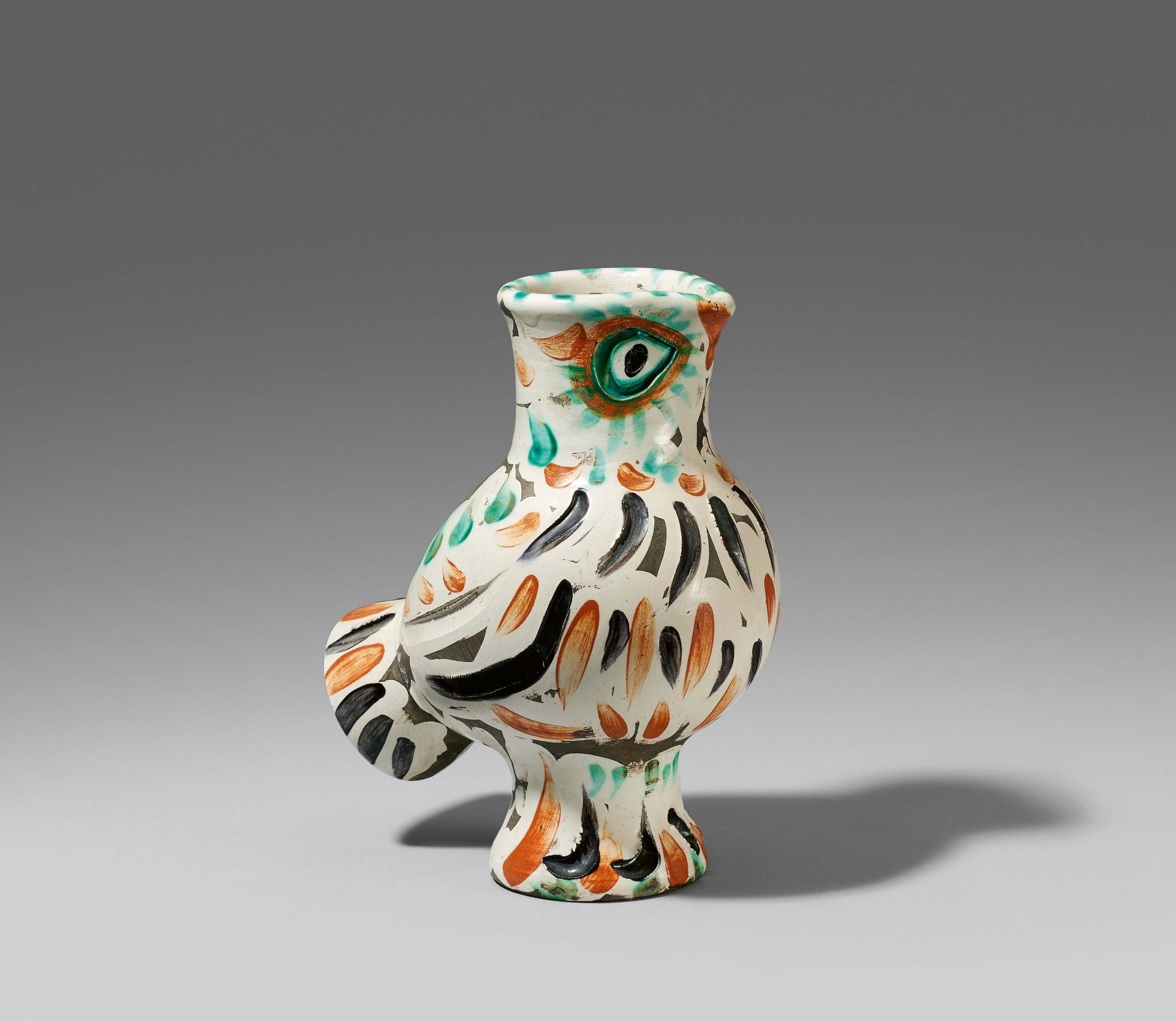 Picasso, Pablo1881 Malaga - 1973 MouginsWood owl. 1969. White earthenware clay, polychromed and