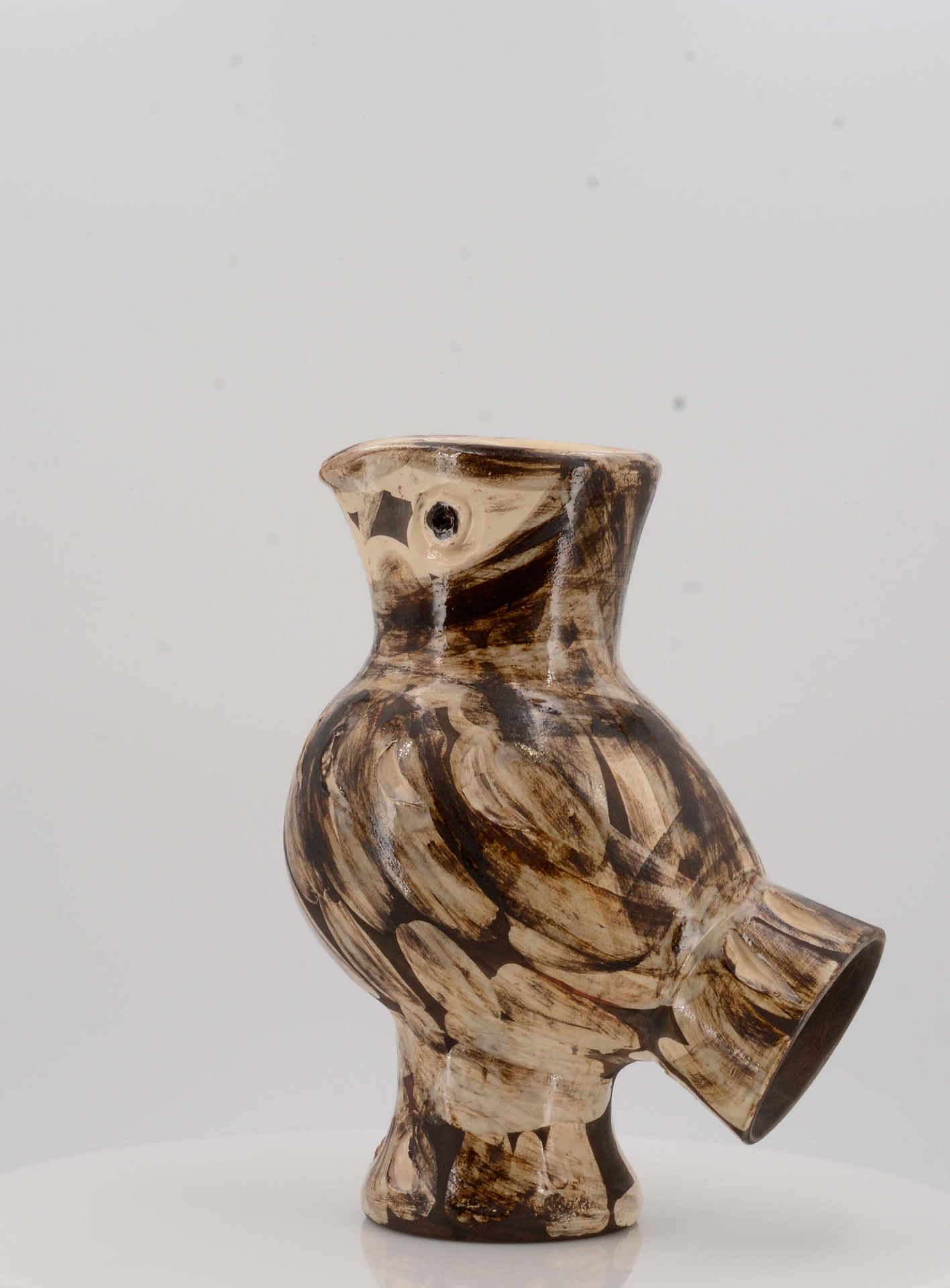 Picasso, Pablo1881 Malaga - 1973 MouginsWood Owl. 1969. White earthenware clay, polychromed and - Bild 4 aus 9