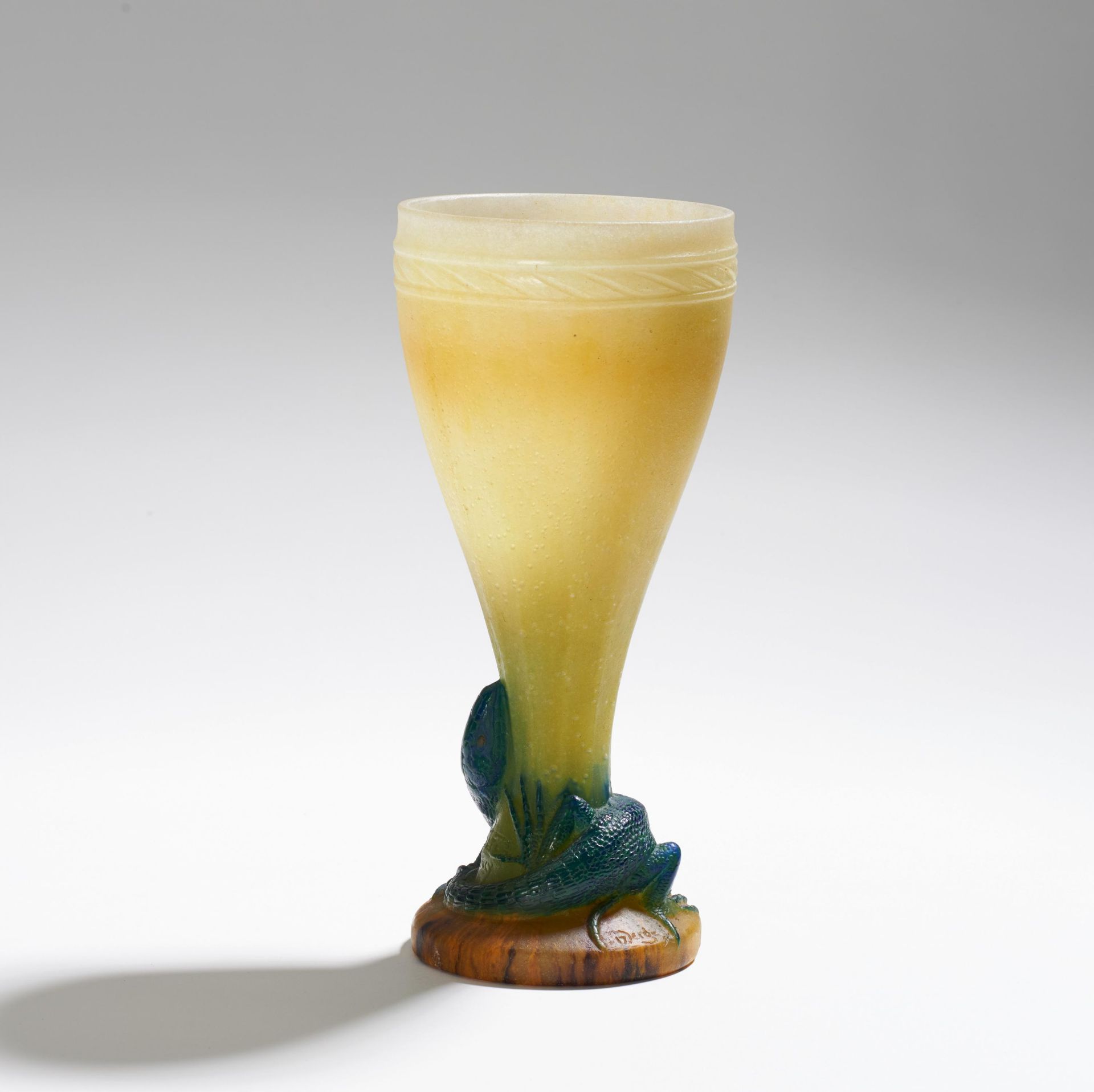 VASE MIT SMARAGDEIDECHSE. - Image 3 of 6