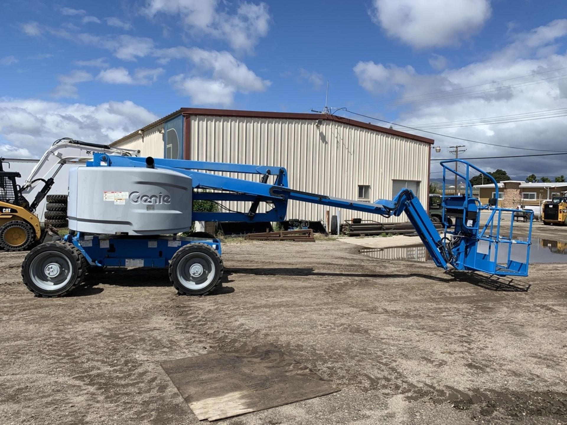 2013 Genie Z-45/25 Articulated Boom Lift, - Image 2 of 20