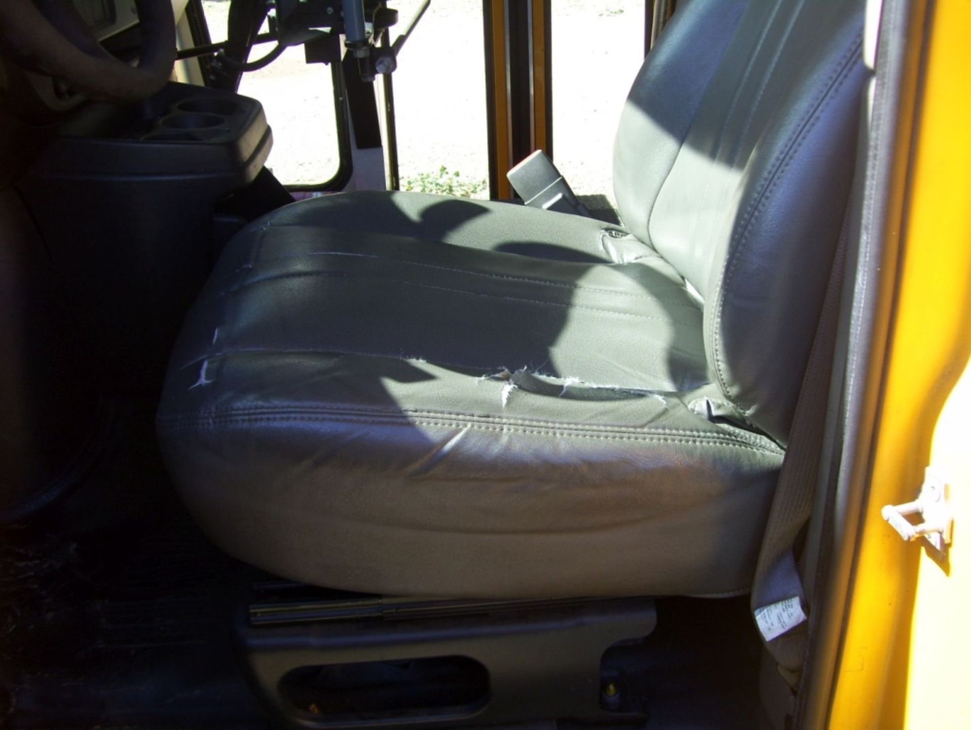 Chevrolet 3500 23-Passenger Bus, - Image 10 of 27