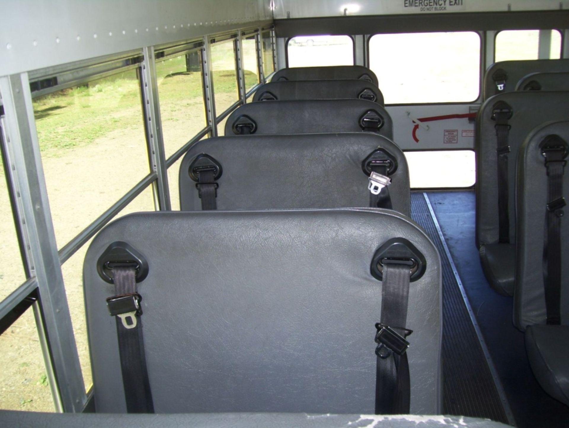 Chevrolet 3500 23-Passenger Bus, - Image 17 of 27