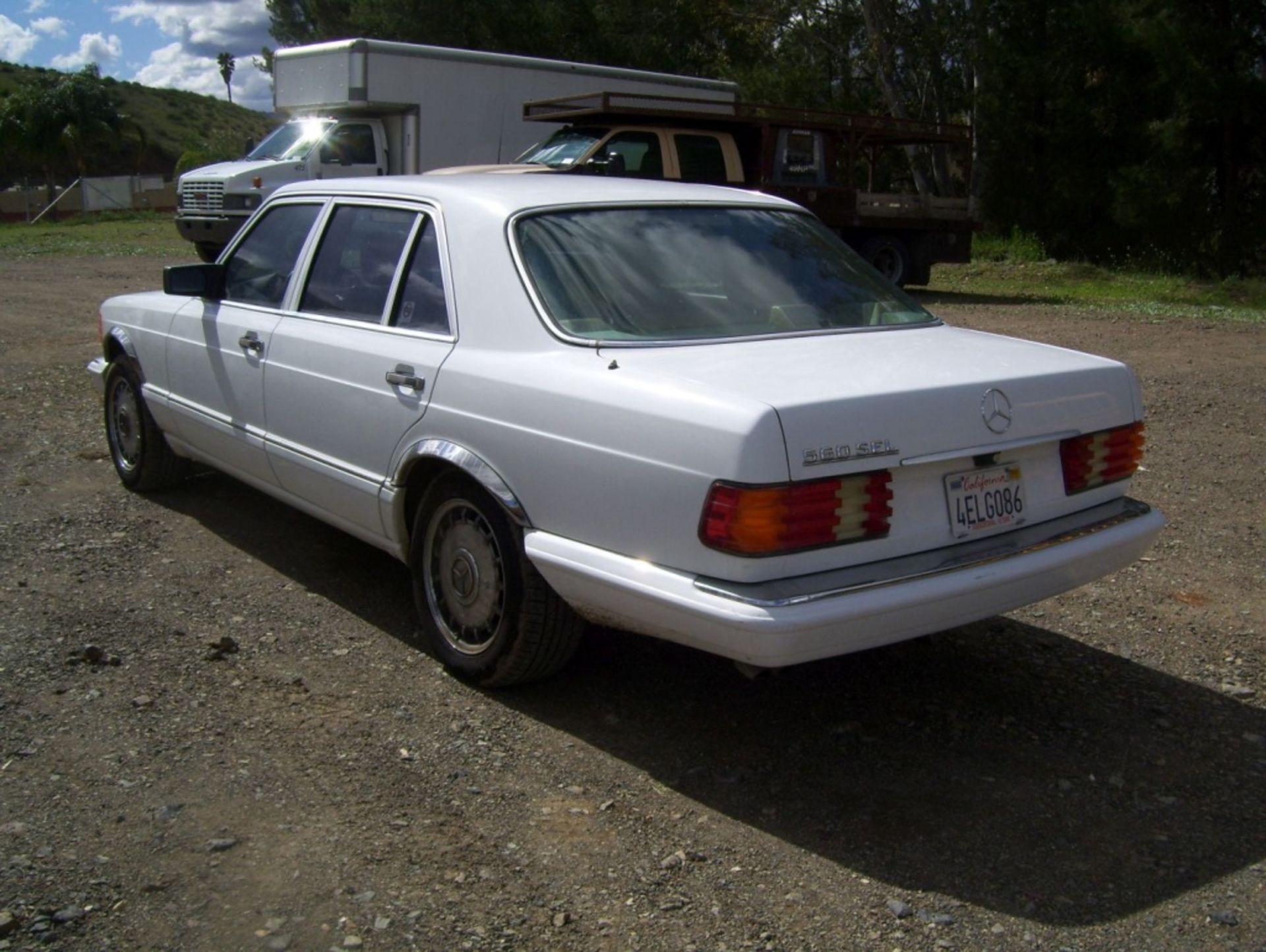 Mercedes Benz 560SEL Sedan, - Image 4 of 22