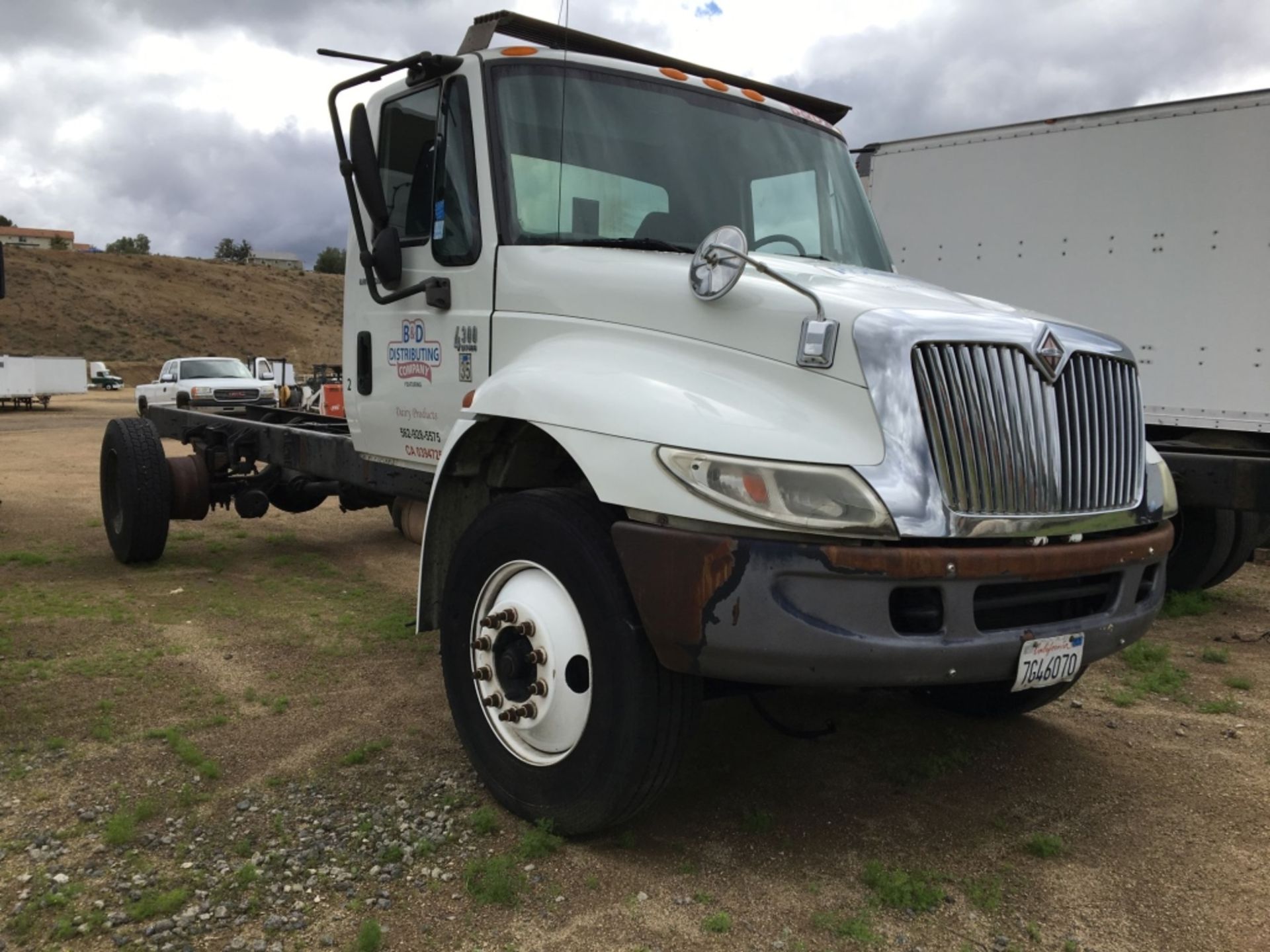 International 4300 Cab & Chassis, - Image 2 of 24