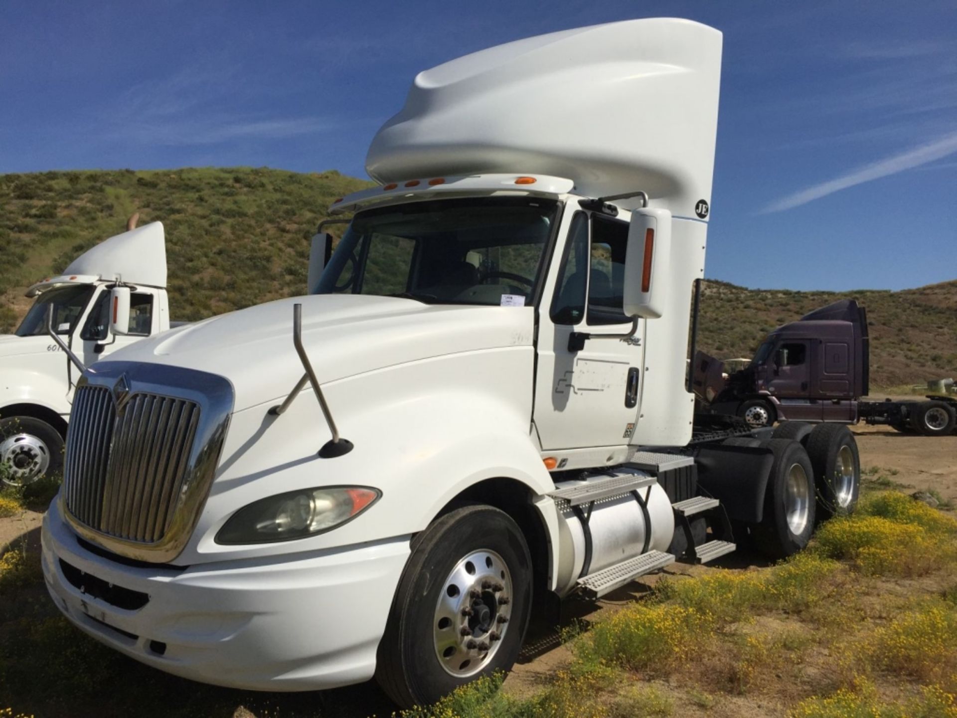 International Navistar Prostar Premium Truck - Image 2 of 54