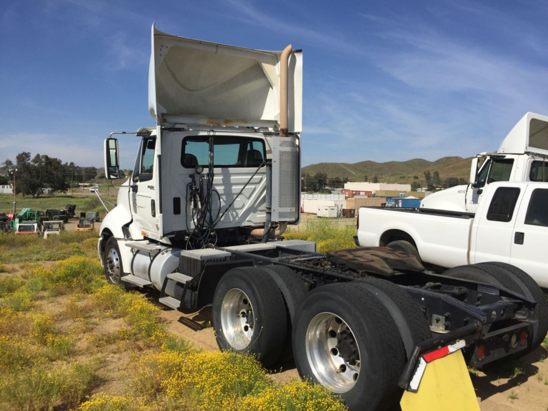 International Navistar Prostar Premium Truck - Image 7 of 54