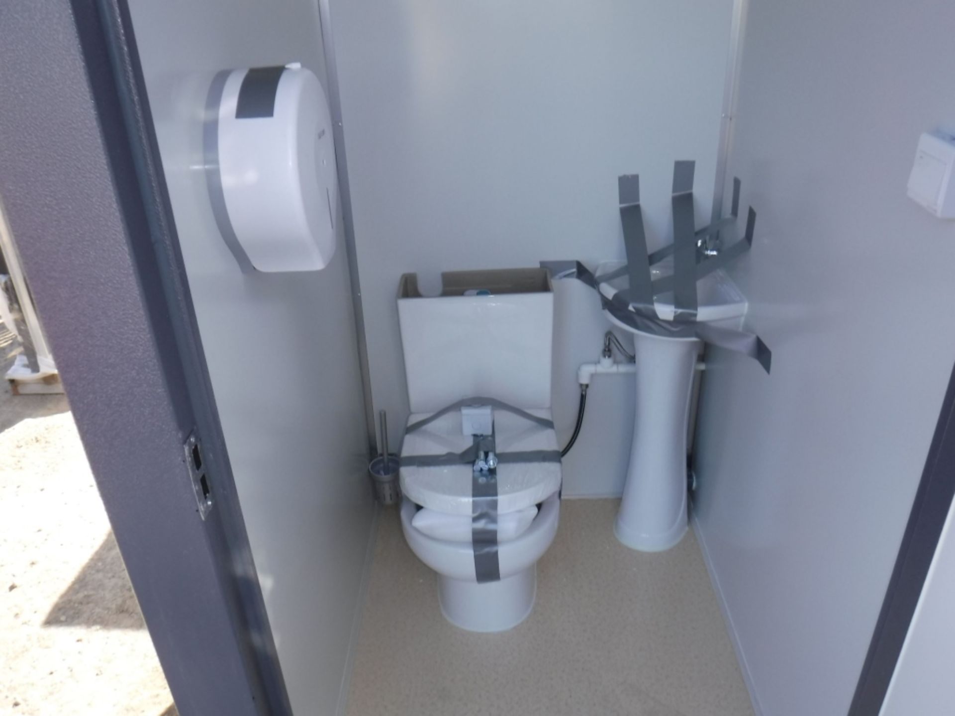 Unused 2020 Bastone Dual Toilet Unit w/Sinks, - Image 17 of 19