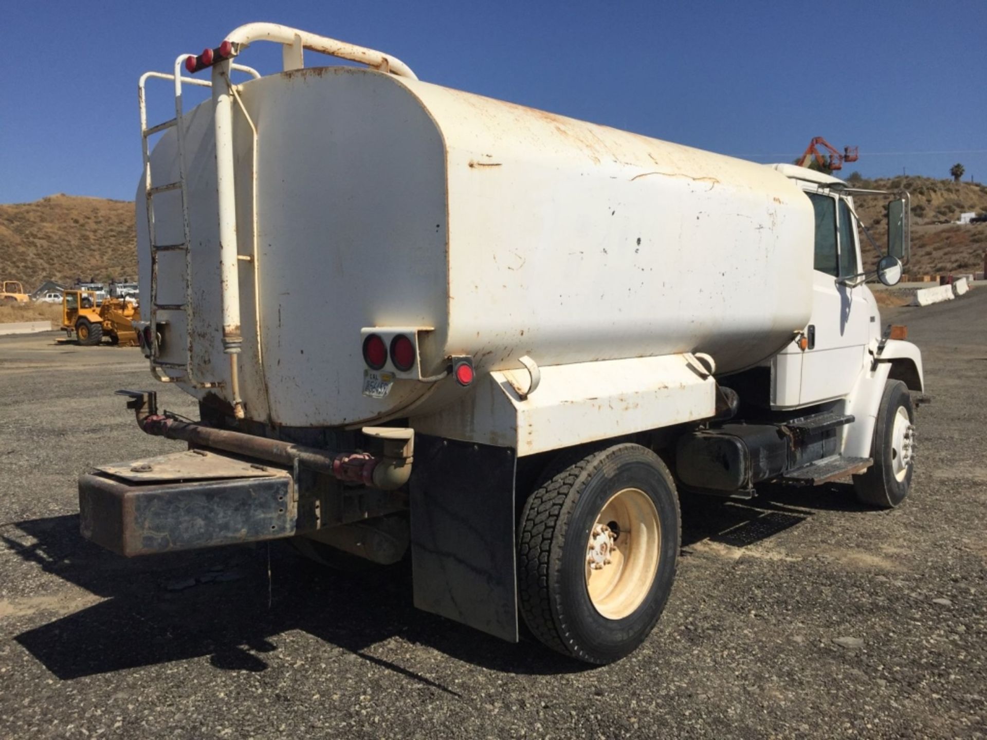 Freightliner FL70 2000 Gallon Water Truck, - Image 12 of 91