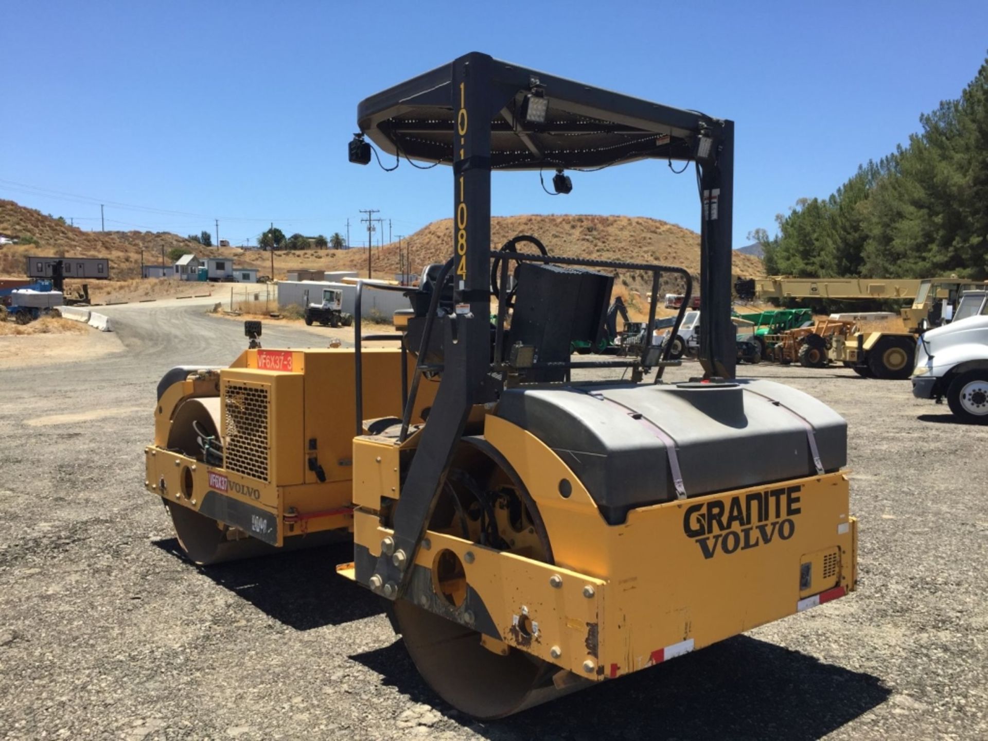 2012 Volvo DD90HF Tandem Vibratory Roller, - Image 5 of 49