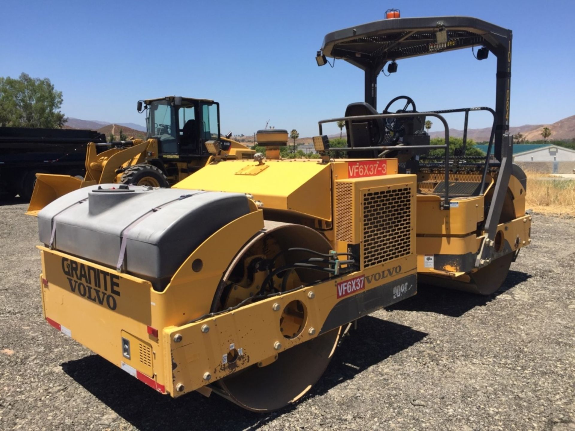 2012 Volvo DD90HF Tandem Vibratory Roller, - Image 2 of 49