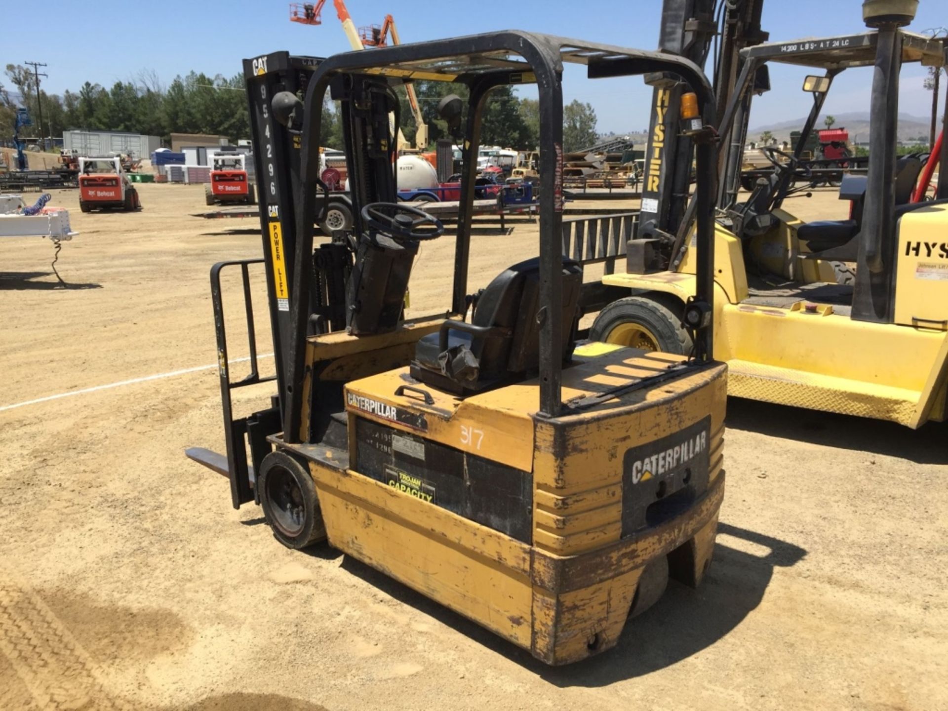 2002 Caterpillar 40 Industrial Forklift, - Image 7 of 58