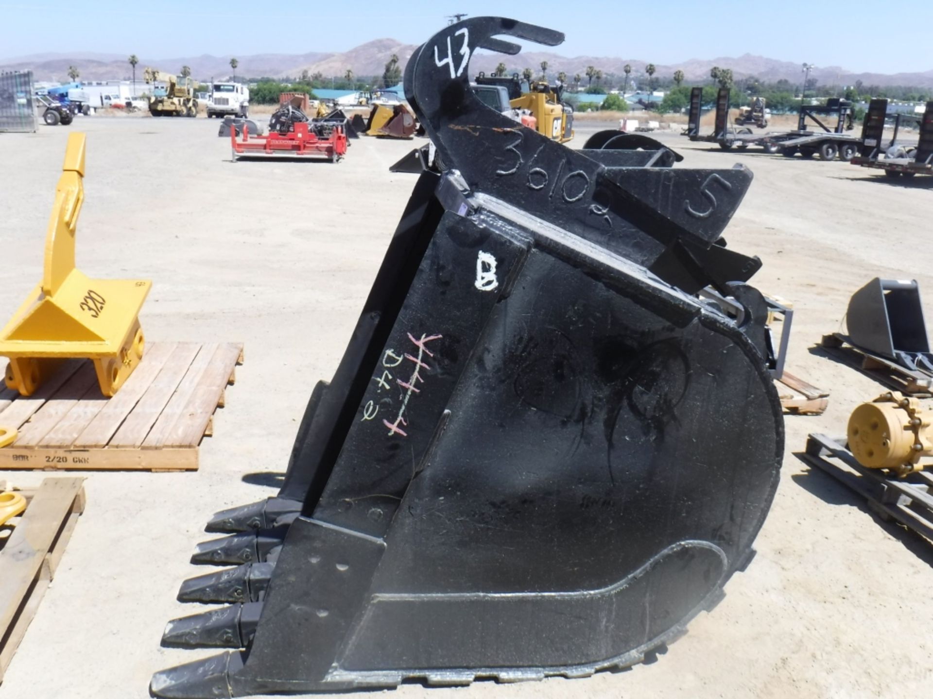 Claremont Welding 36" Excavator Bucket, - Image 3 of 12