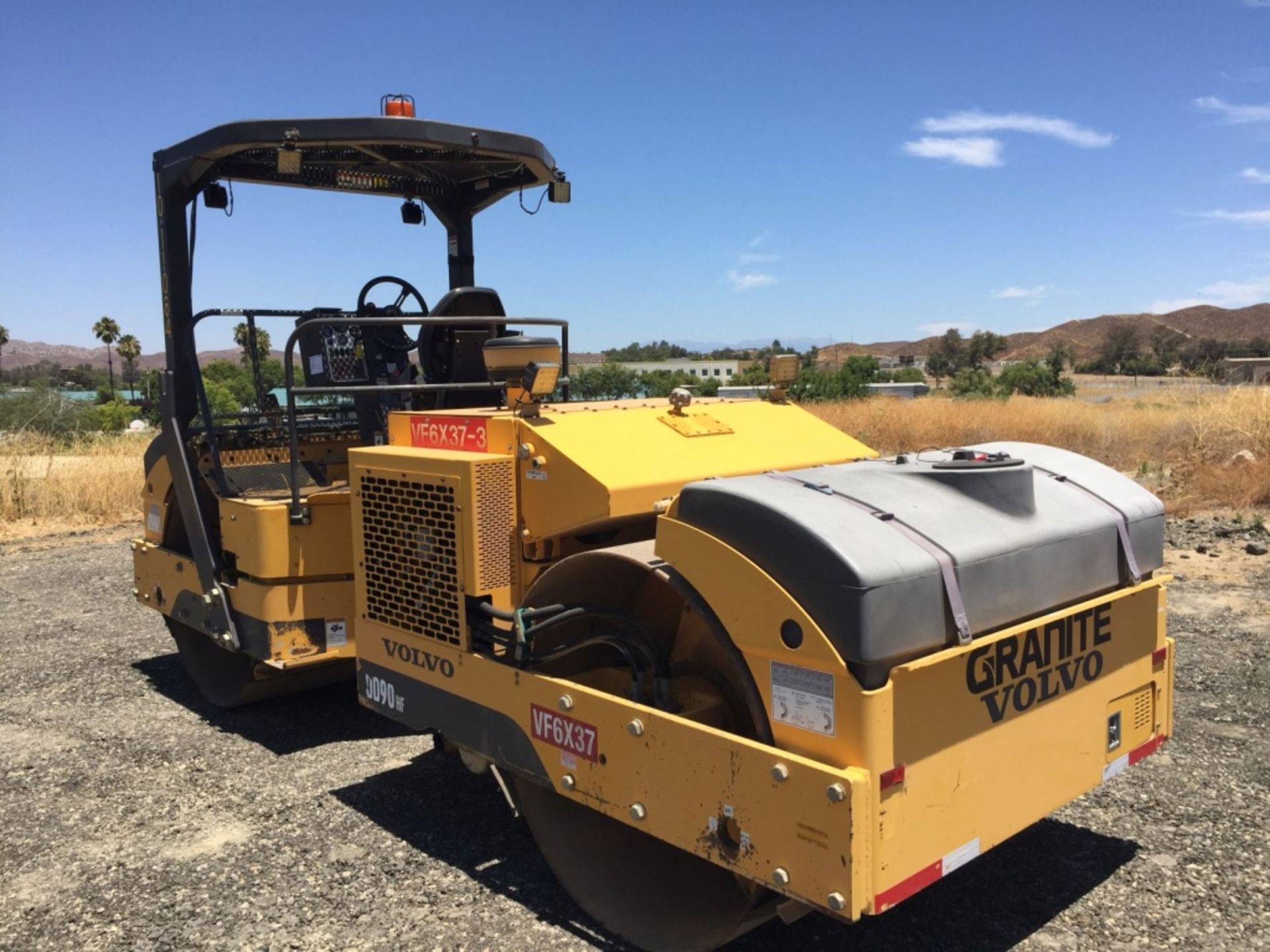 2012 Volvo DD90HF Tandem Vibratory Roller, - Image 8 of 49