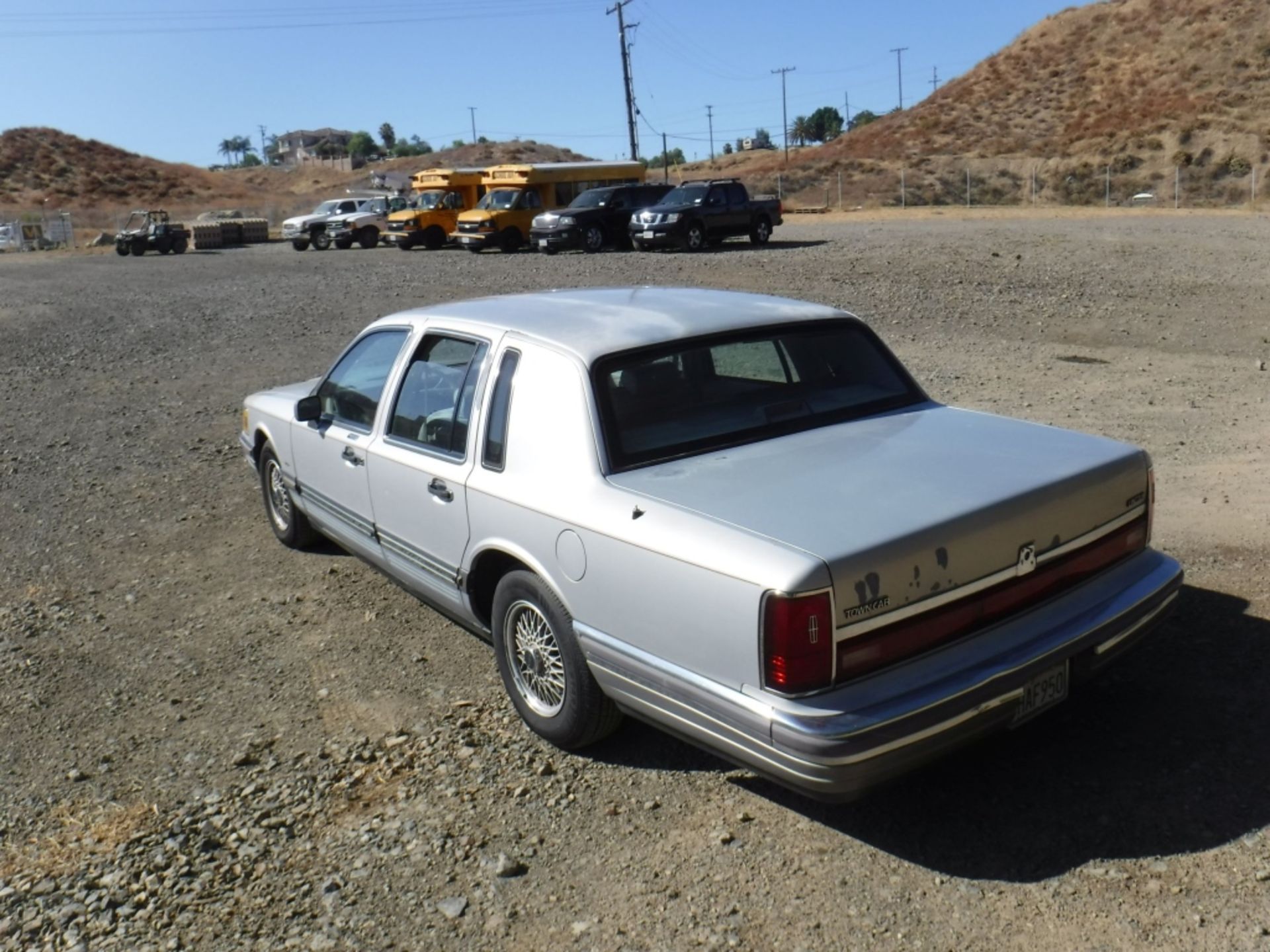 Lincoln Town Car Sedan, - Image 8 of 28