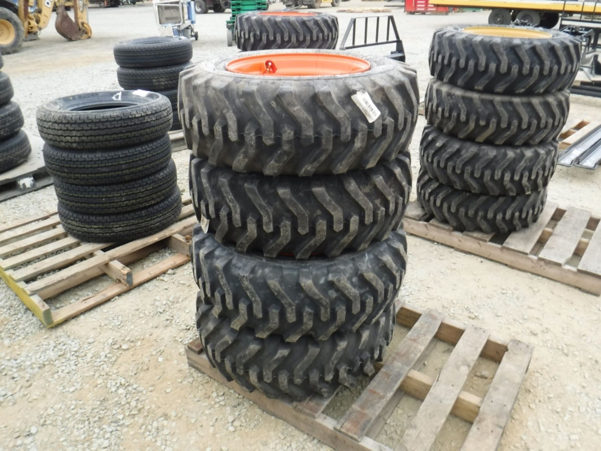 (4) Unused Camso SK332 10-16.5 Skid Steer Tires - Image 8 of 10