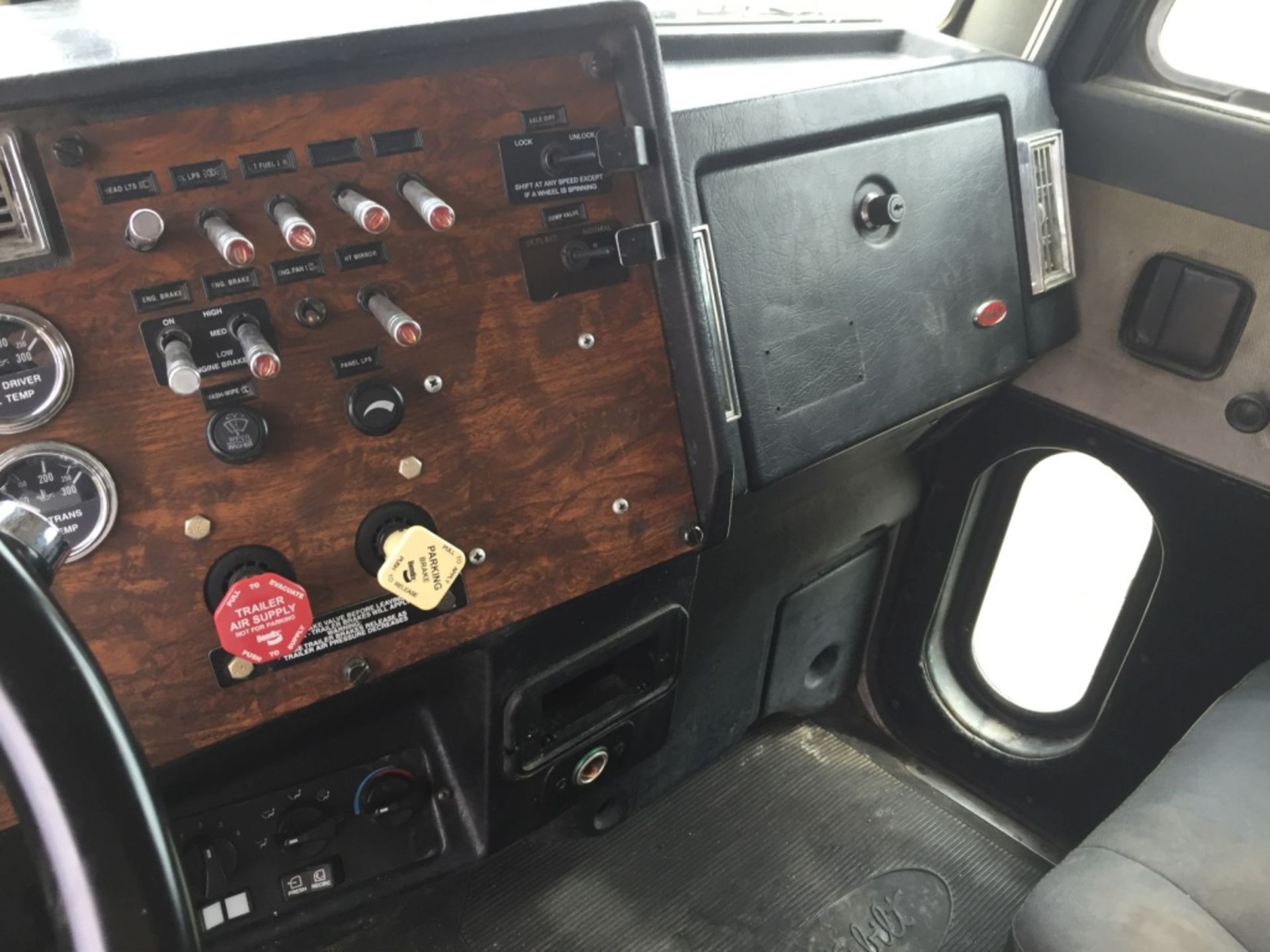 Peterbilt 378 Transfer Set, - Image 32 of 102