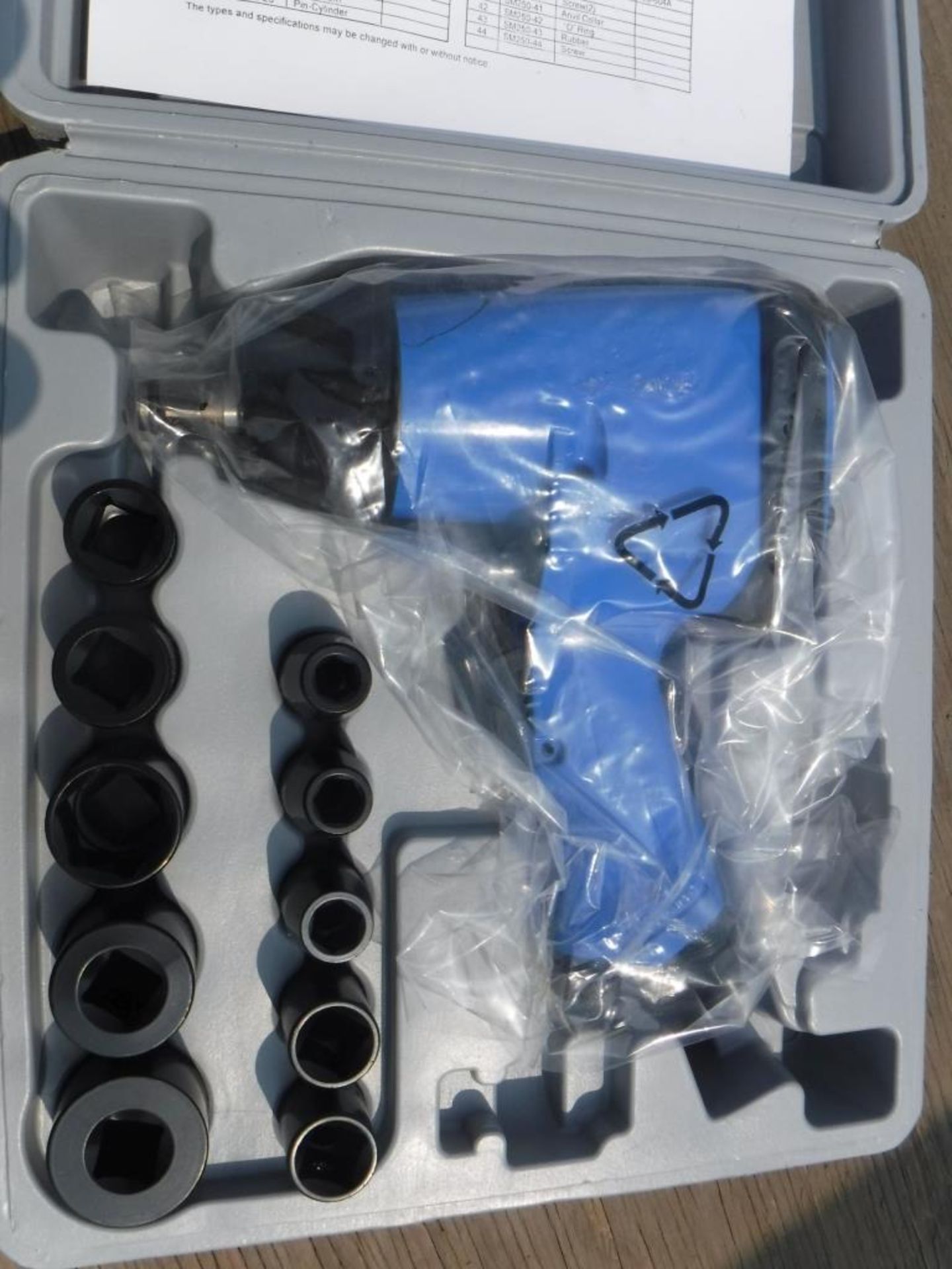 Unused 2020 1/2" Drive Pneumatic Impact Wrench Kit - Image 2 of 4