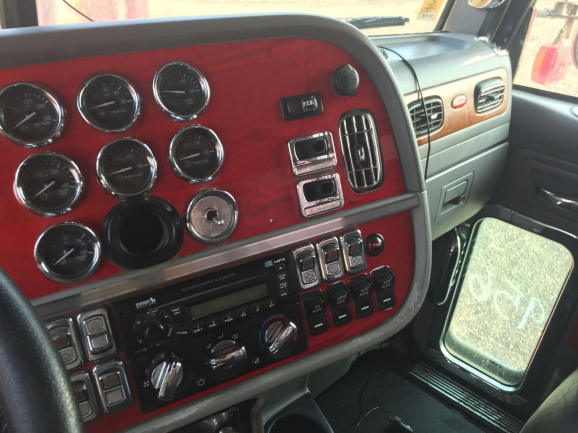 Peterbilt 384 Transfer Set, - Image 15 of 35