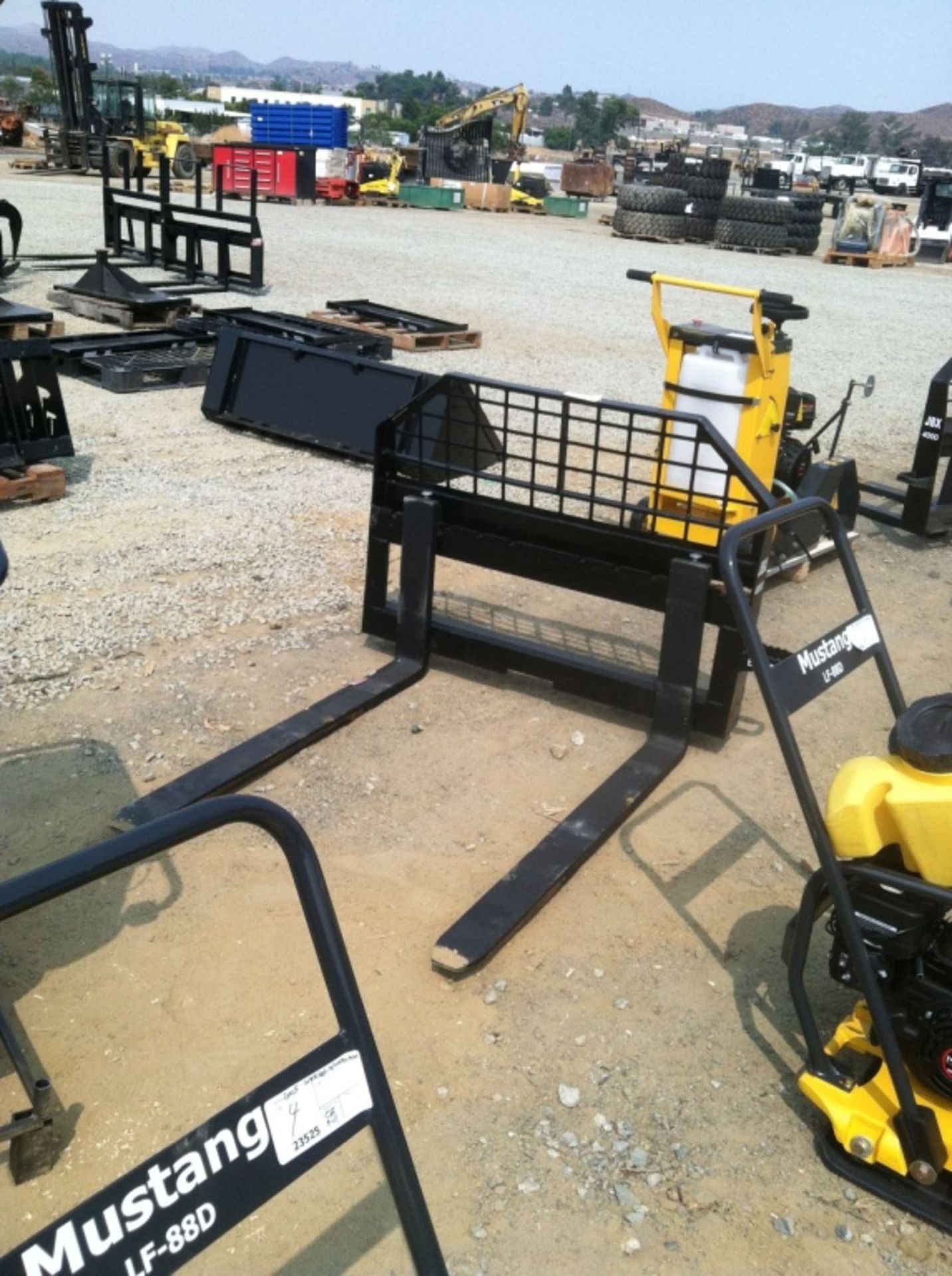 Unused 2020 JBX 4000 48" Fork Attachment, - Image 8 of 10