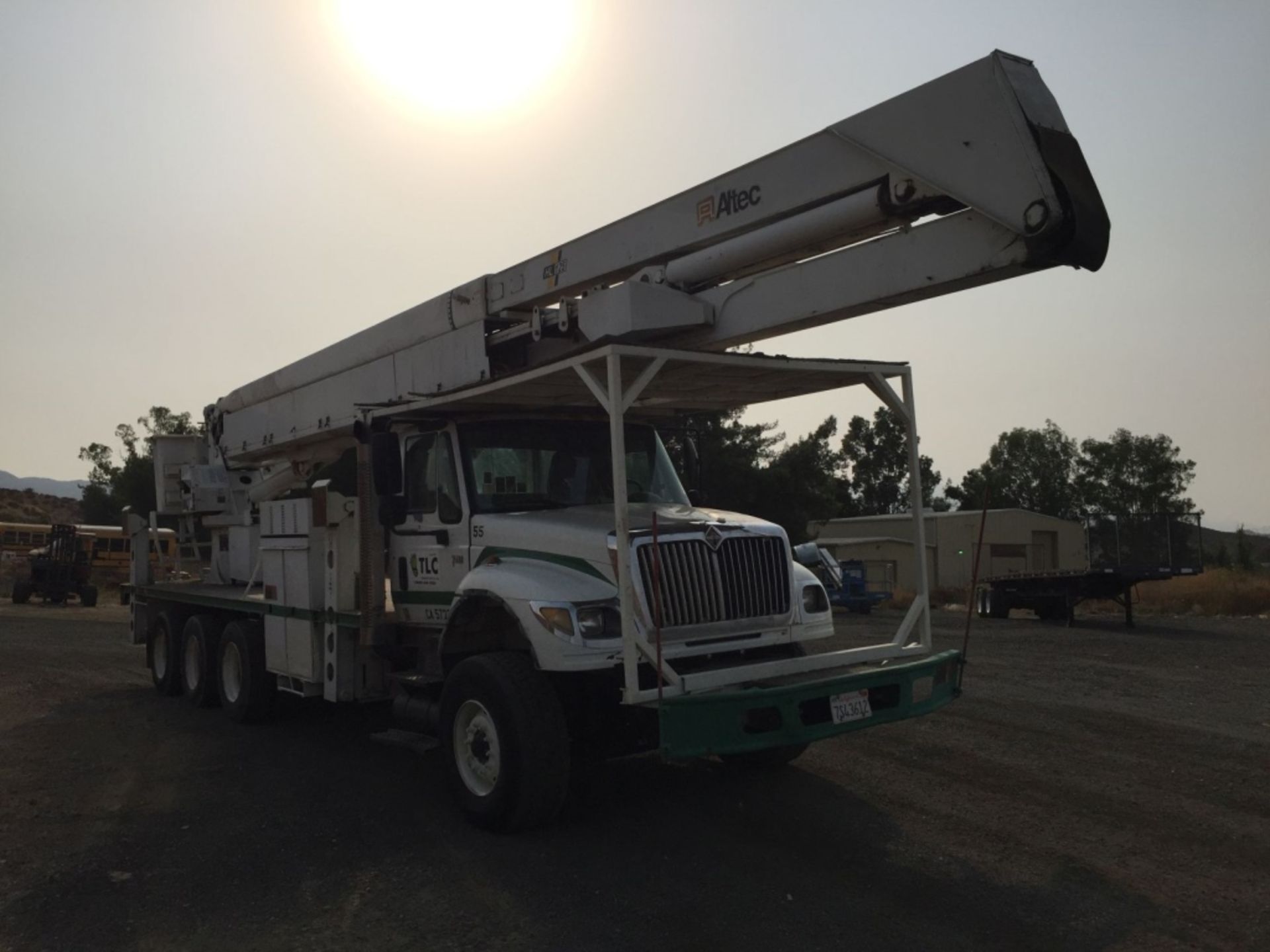 International 7600 Bucket Truck, - Image 3 of 78