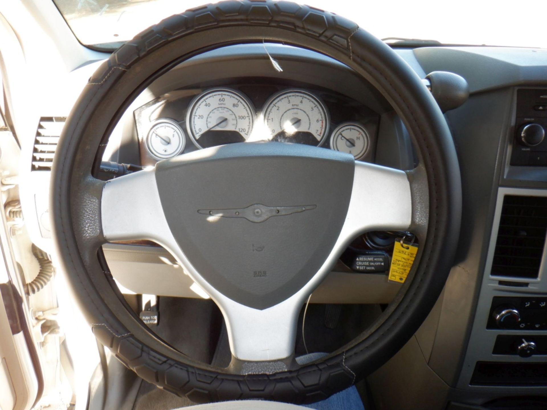 2010 Chrysler Town & Country LX Mini Van, - Image 16 of 34