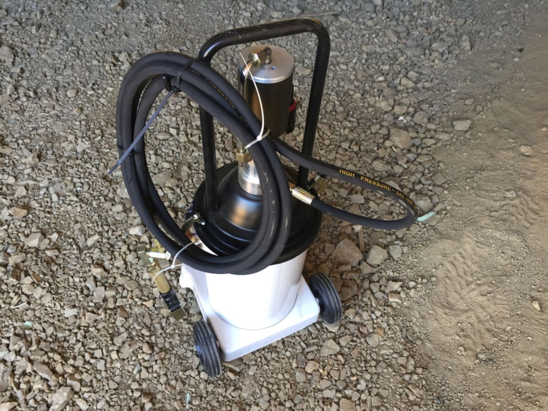 Unused 2020 Grease Buddy Pneumatic Grease Pump. - Image 6 of 8