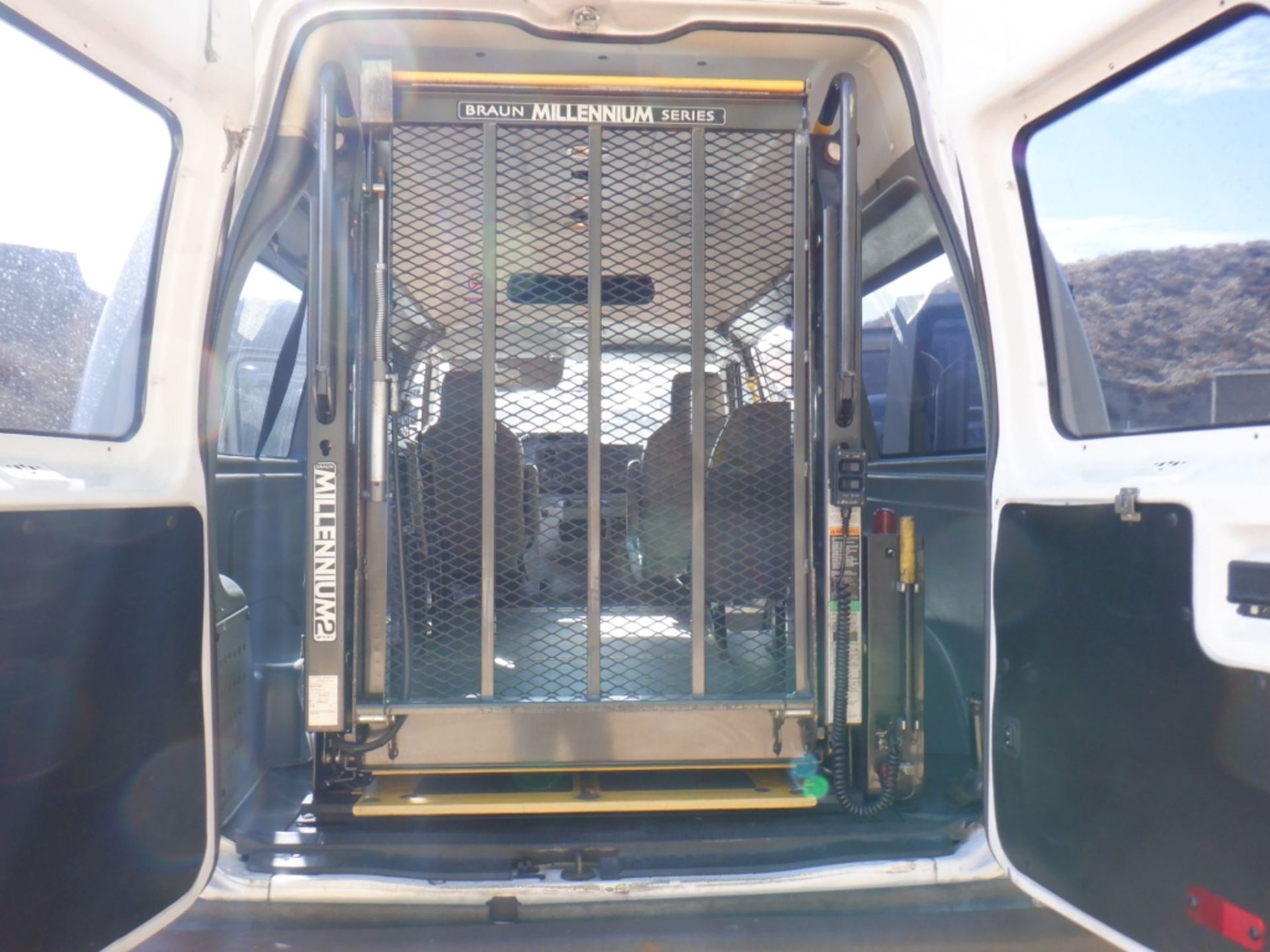 2010 Ford E150 Handicap Transport Van, - Image 17 of 25