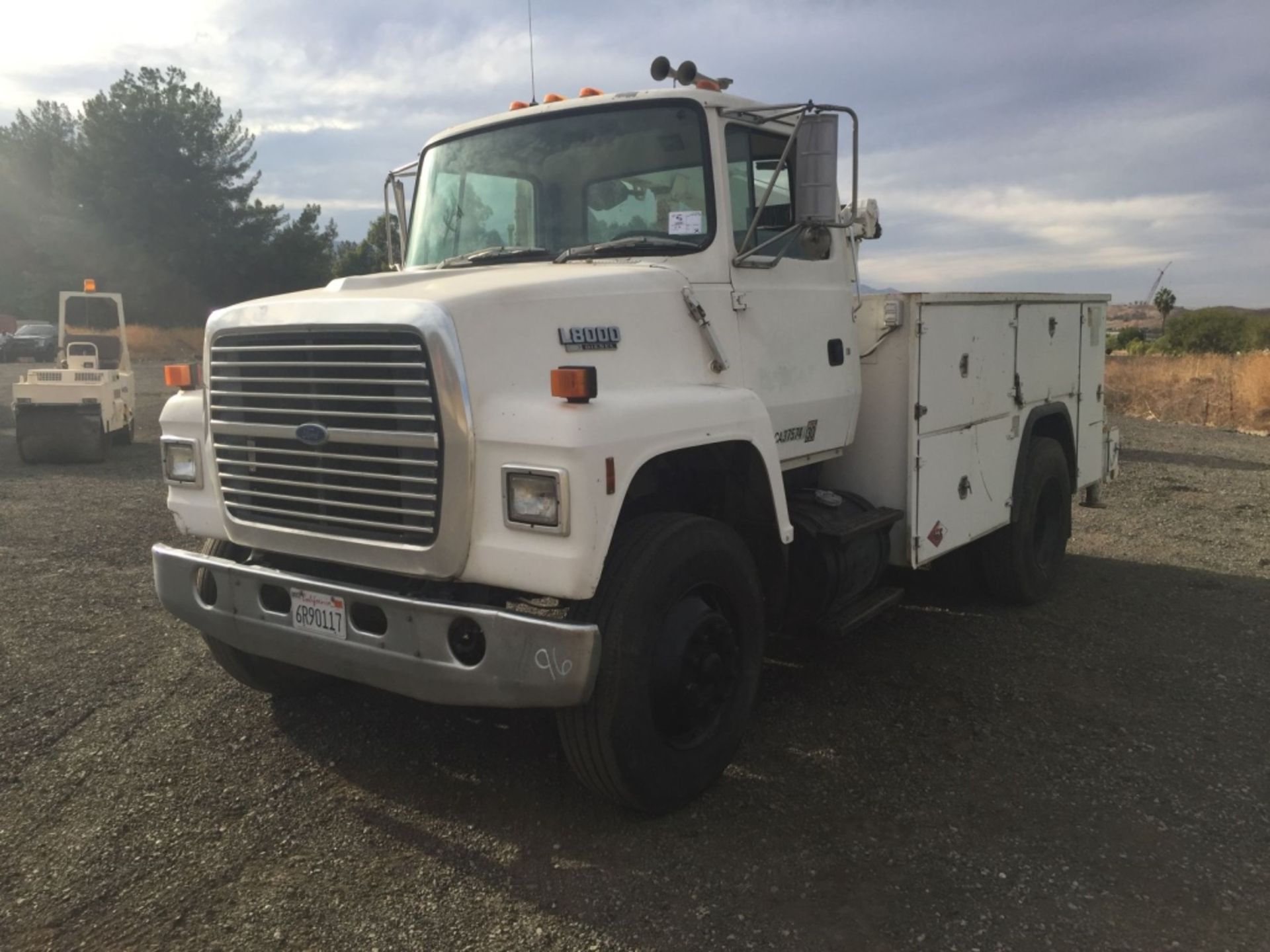 Ford L8000 Mechanics Truck, - Image 3 of 59