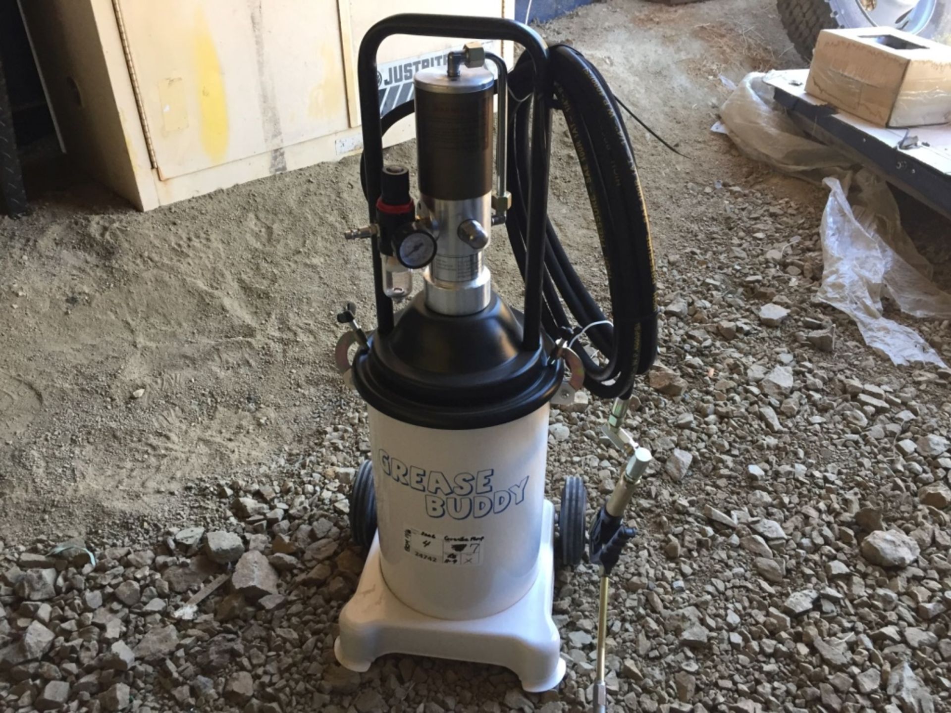 Unused 2020 Grease Buddy Pneumatic Grease Pump. - Image 2 of 8