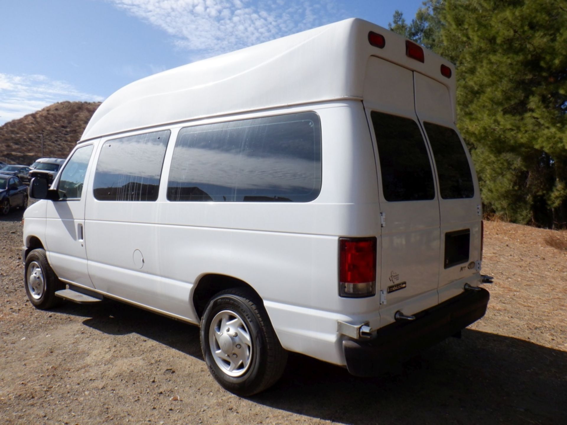 2010 Ford E150 Handicap Transport Van, - Image 4 of 25