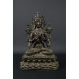 Chinese bronzen sculptuur met voorstelling van zittende Boeddha op lotustroon, h. 30