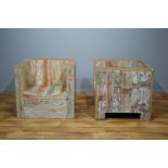 stel moderne houten armfauteuils met rechte kuipvormige zitting en polychrome beschildering<b