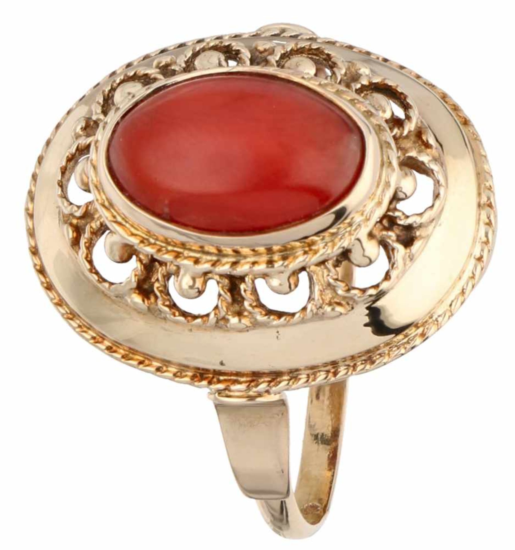 Ring yellow gold, red coral - 14 ct.