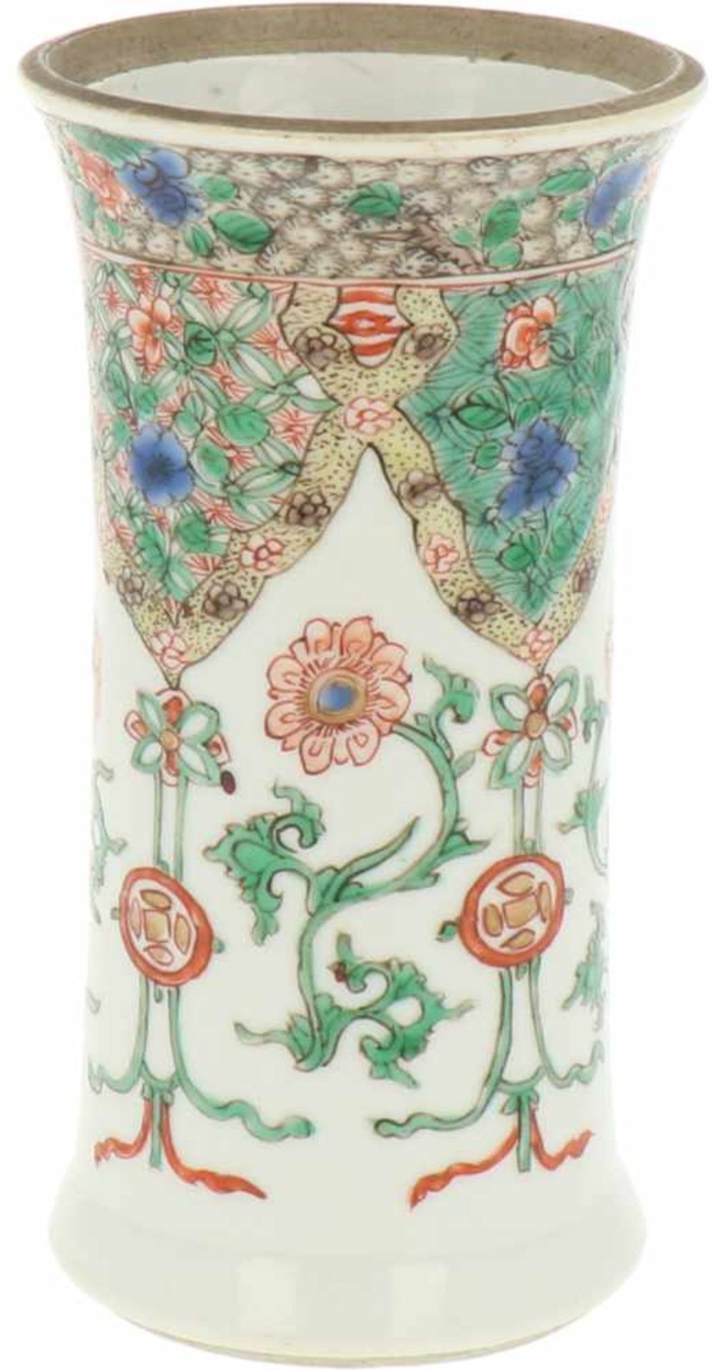 A porcelain miniature vase with Famille Verte décor. China, Kangxi. <
