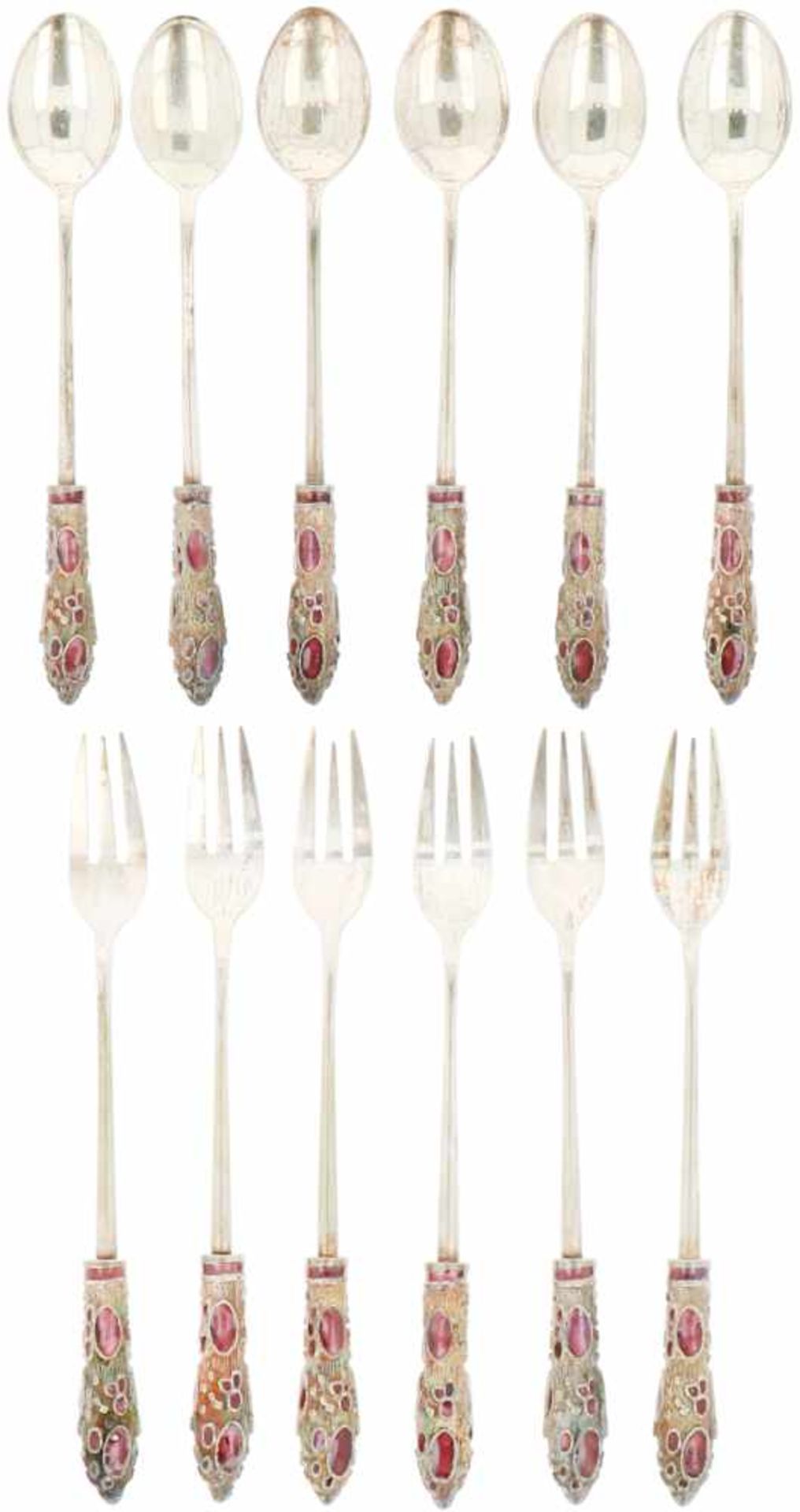 (12) Piece set of forks and spoons (BLA).